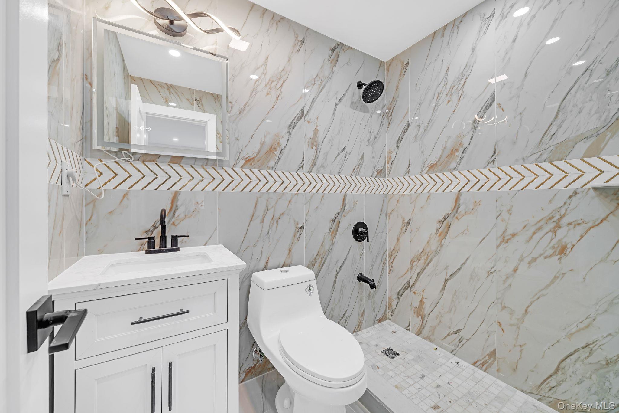 #18 photo, 1852 Amethyst Street, Bronx , NY 10462