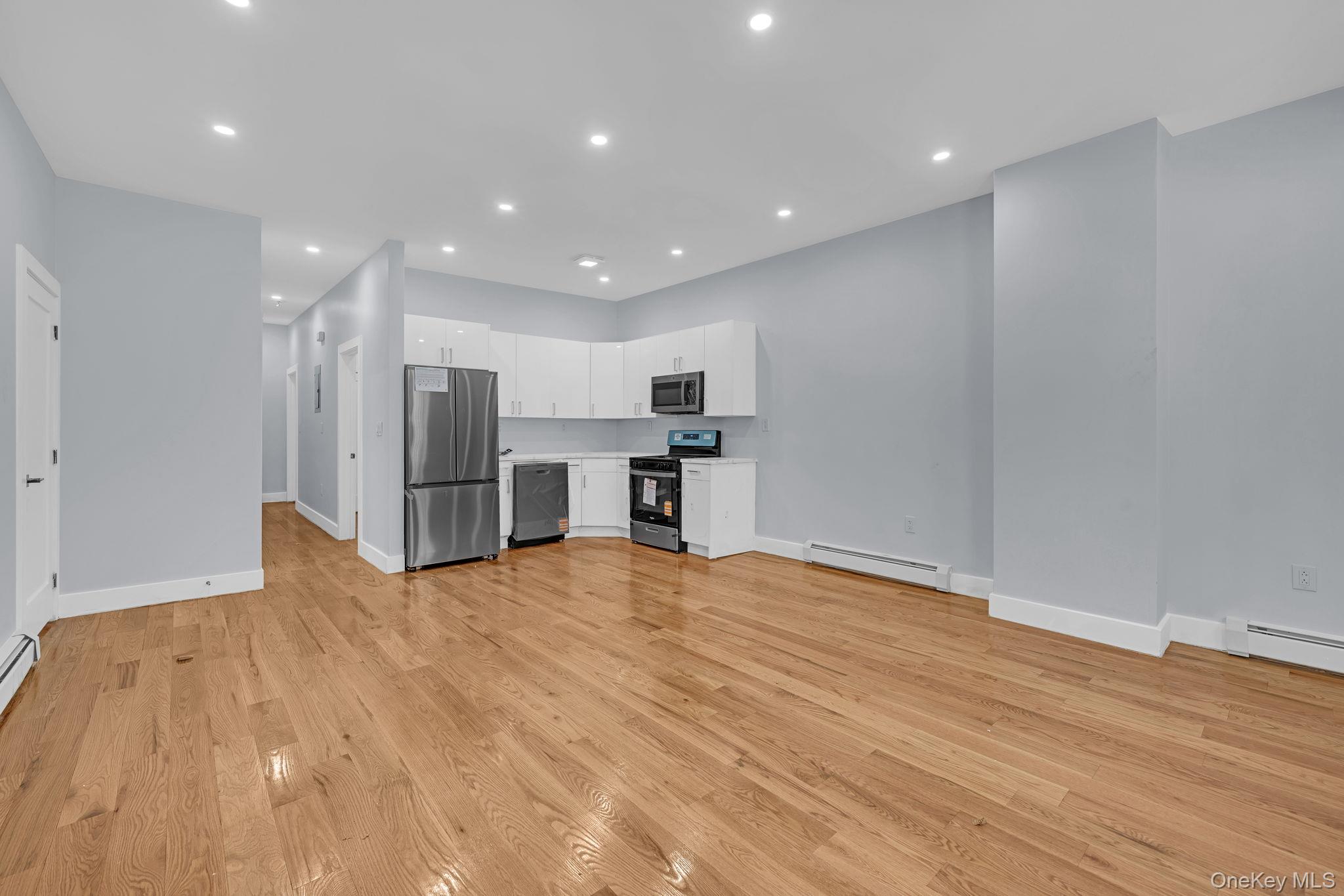 #6 photo, 1852 Amethyst Street, Bronx , NY 10462