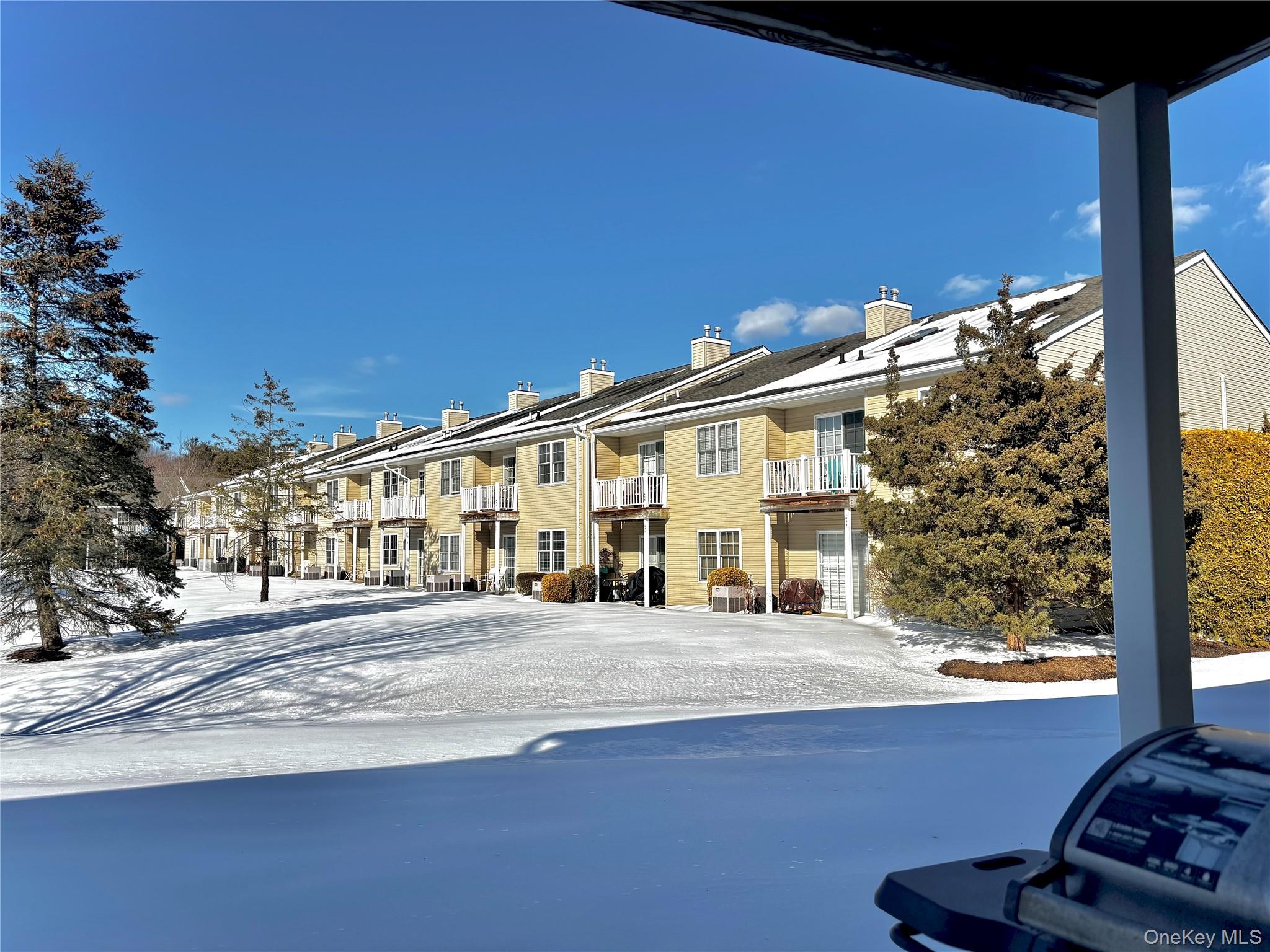 #17 photo, 843 Madeira Boulevard, Melville , NY 11747