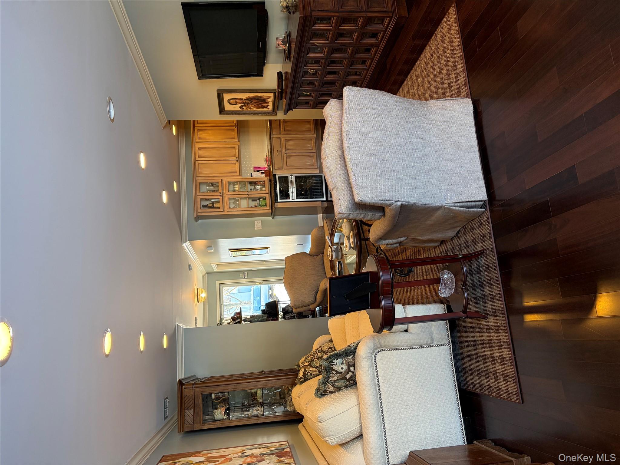 #4 photo, 843 Madeira Boulevard, Melville , NY 11747