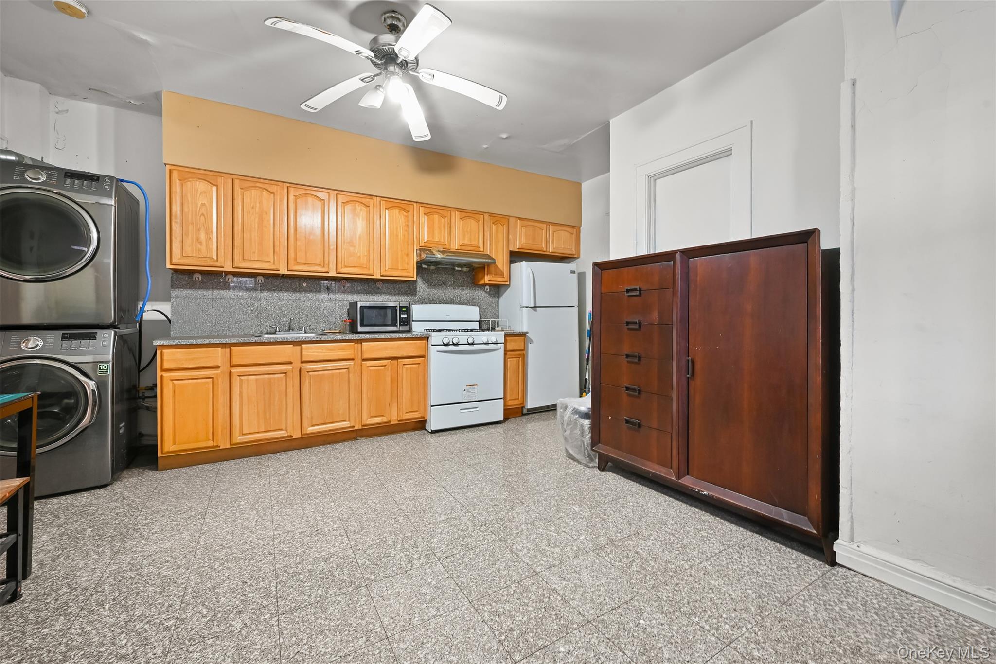 #11 photo, 112-25 15th Avenue, College Point , NY 11356