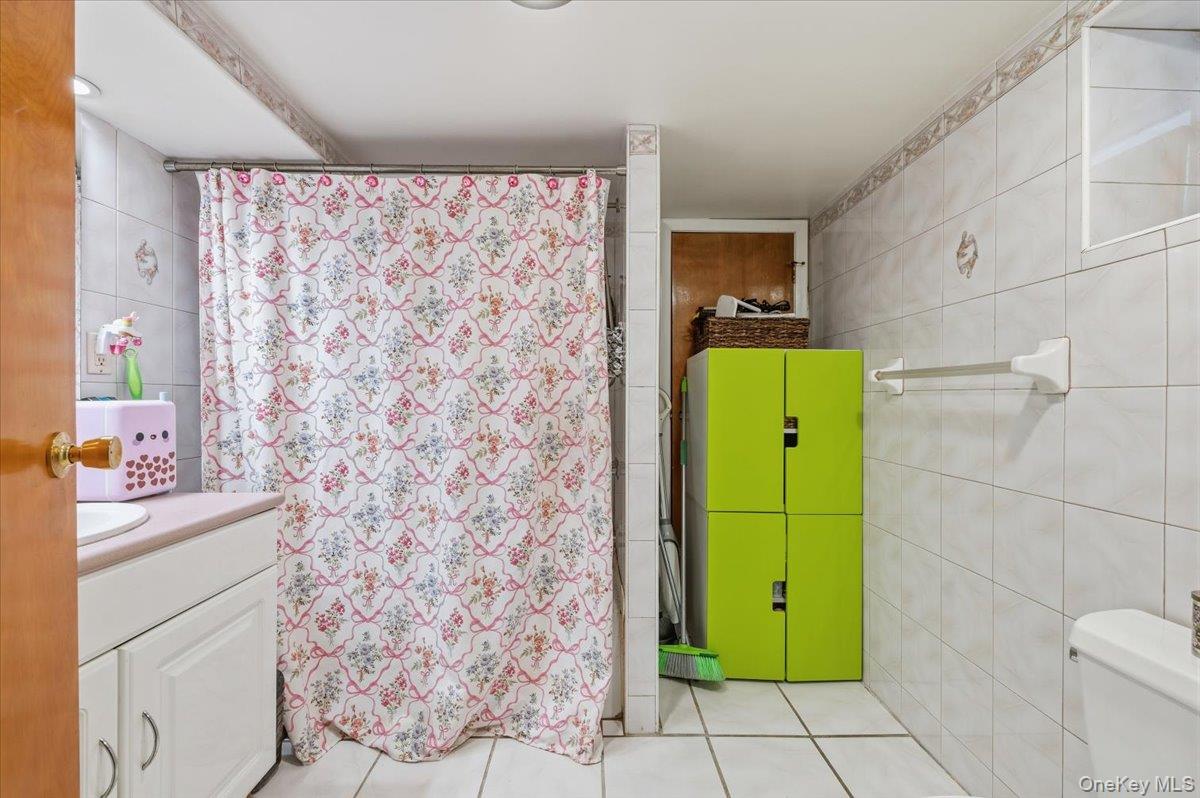 #17 photo, 6915 69th Street, Glendale , NY 11385