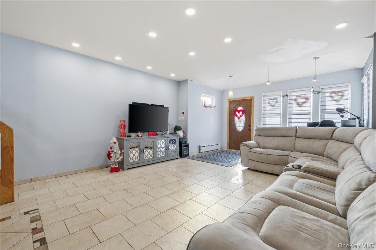 #4 photo, 6915 69th Street, Glendale , NY 11385