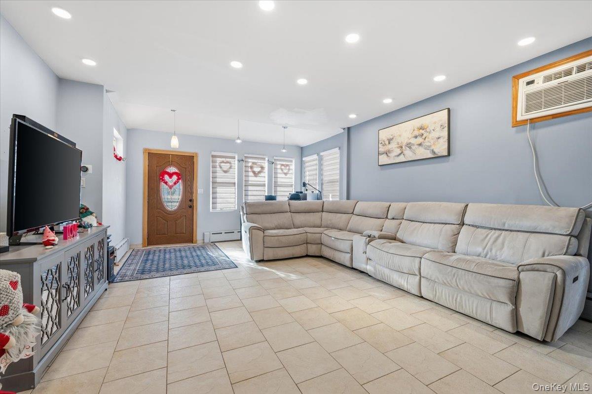 #5 photo, 6915 69th Street, Glendale , NY 11385