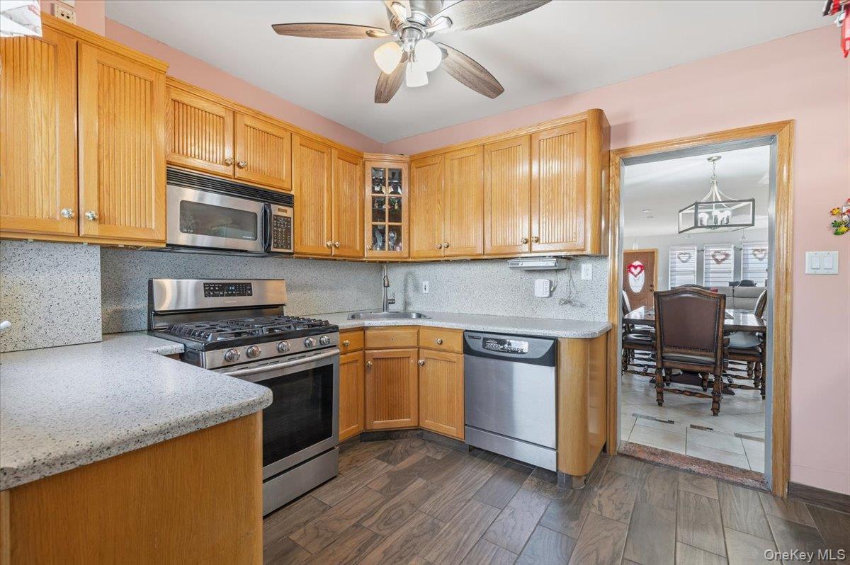 #8 photo, 6915 69th Street, Glendale , NY 11385