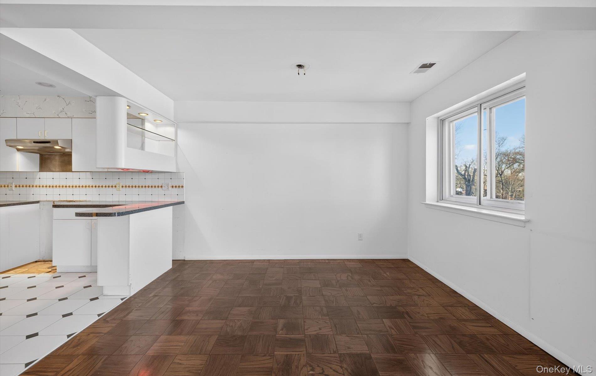 #12 photo, 100 S Middle Neck Road, Great Neck , NY 11021