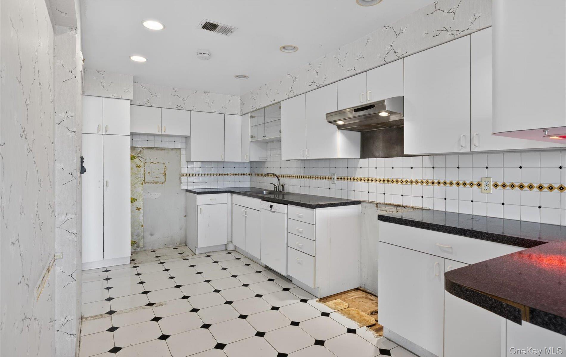 #13 photo, 100 S Middle Neck Road, Great Neck , NY 11021