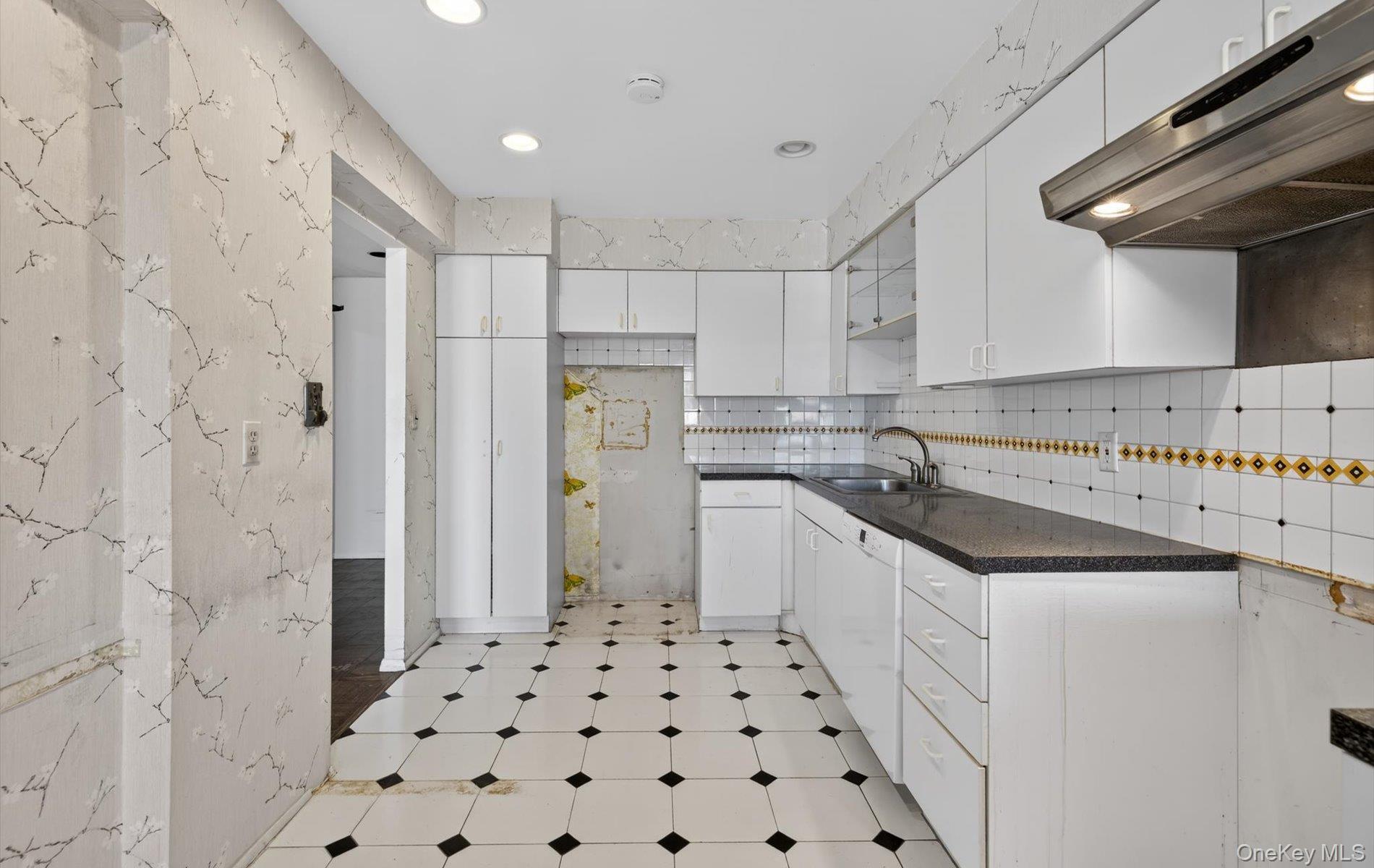 #14 photo, 100 S Middle Neck Road, Great Neck , NY 11021