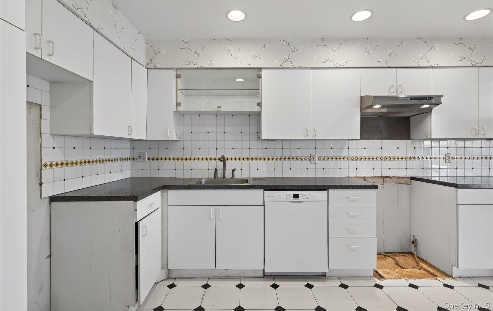 #15 photo, 100 S Middle Neck Road, Great Neck , NY 11021