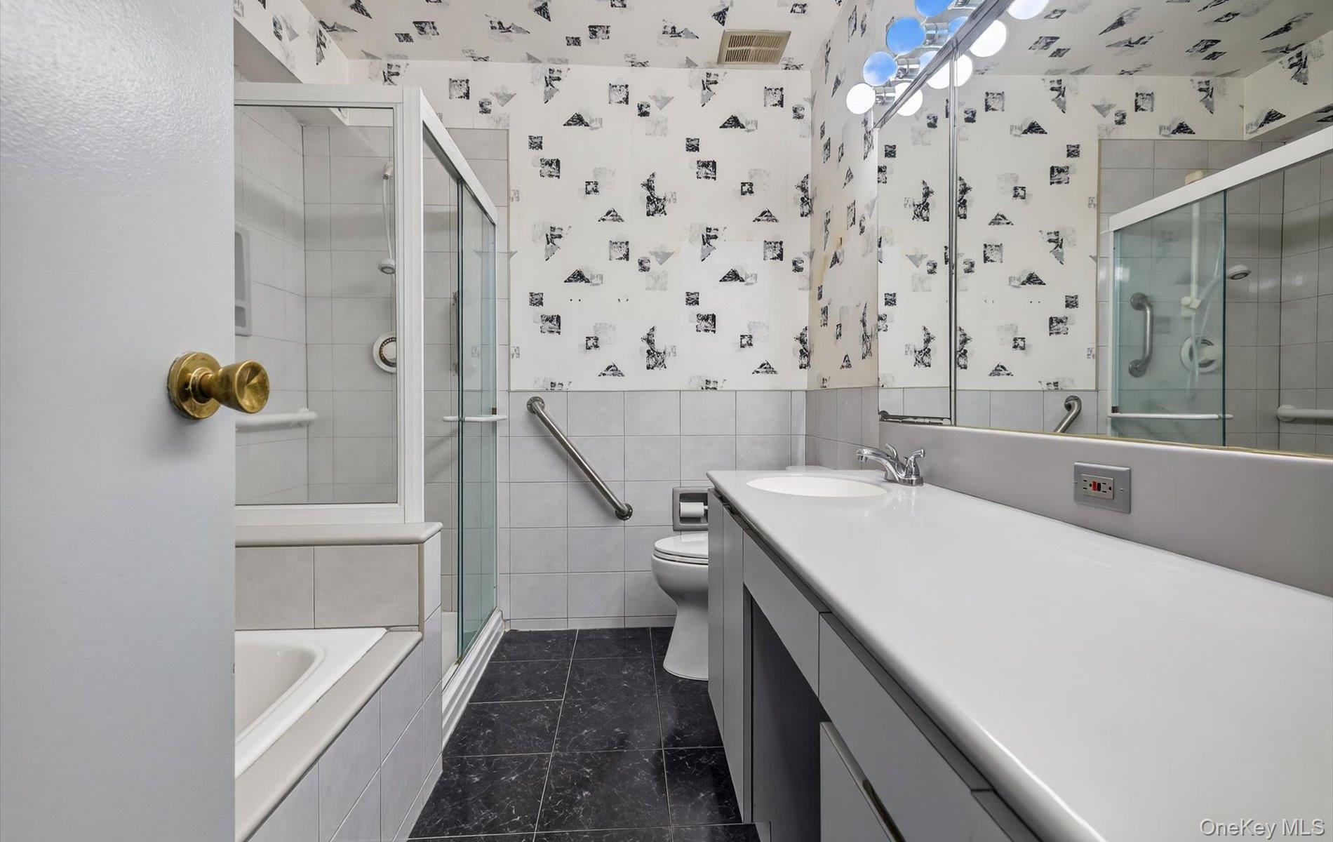 #20 photo, 100 S Middle Neck Road, Great Neck , NY 11021