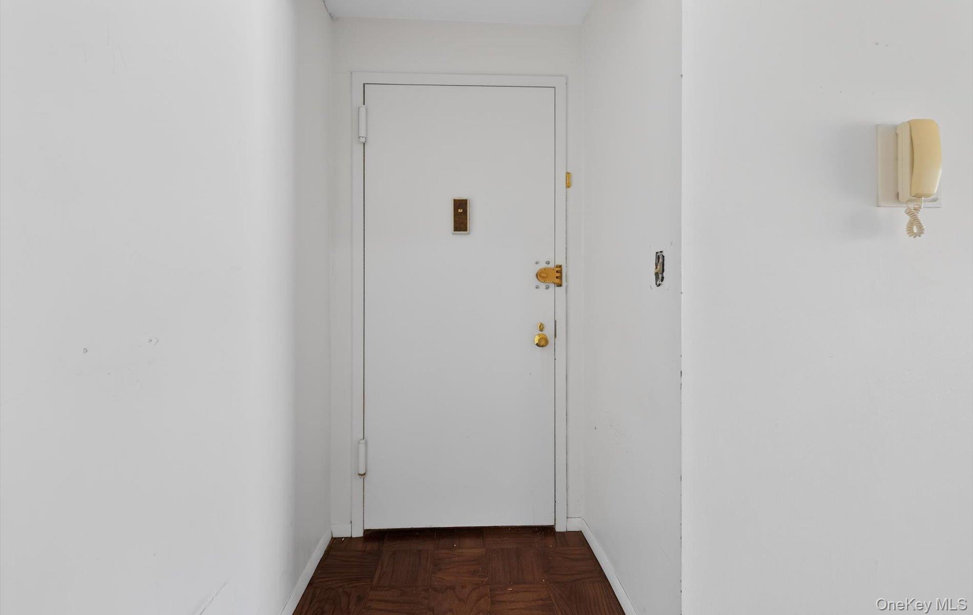 #4 photo, 100 S Middle Neck Road, Great Neck , NY 11021