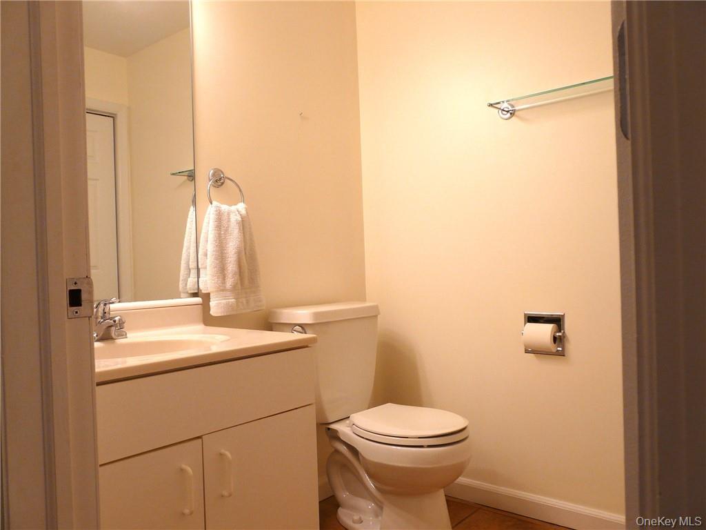 #5 photo, 210 Sandpiper Court, Yorktown Heights , NY 10598