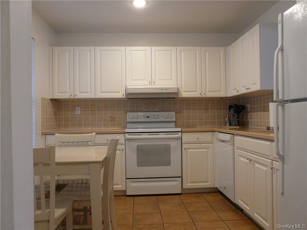 #7 photo, 210 Sandpiper Court, Yorktown Heights , NY 10598