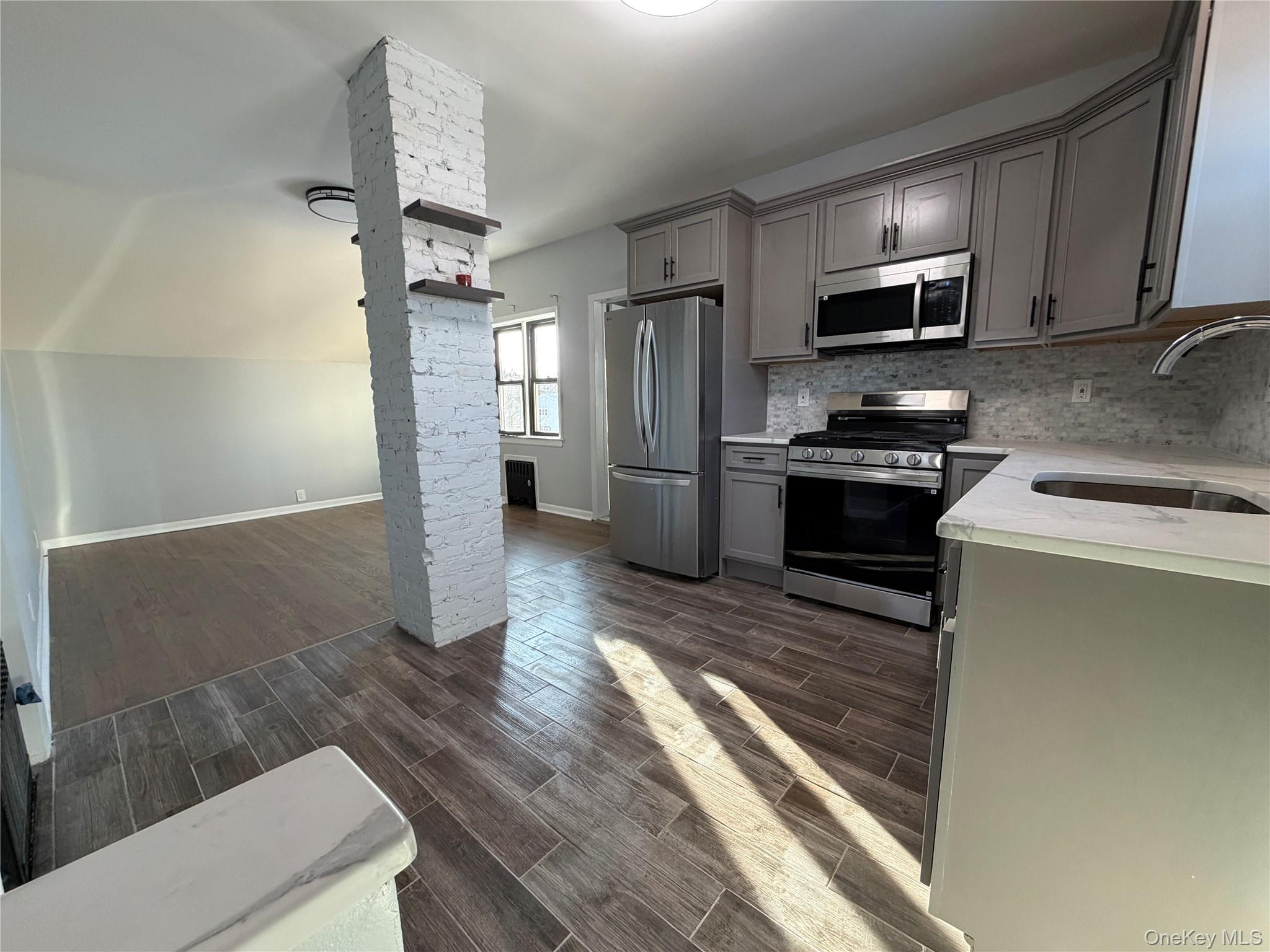 #1 photo, 61 Ridgewood Avenue, 纽约州 Yonkers , NY 10704