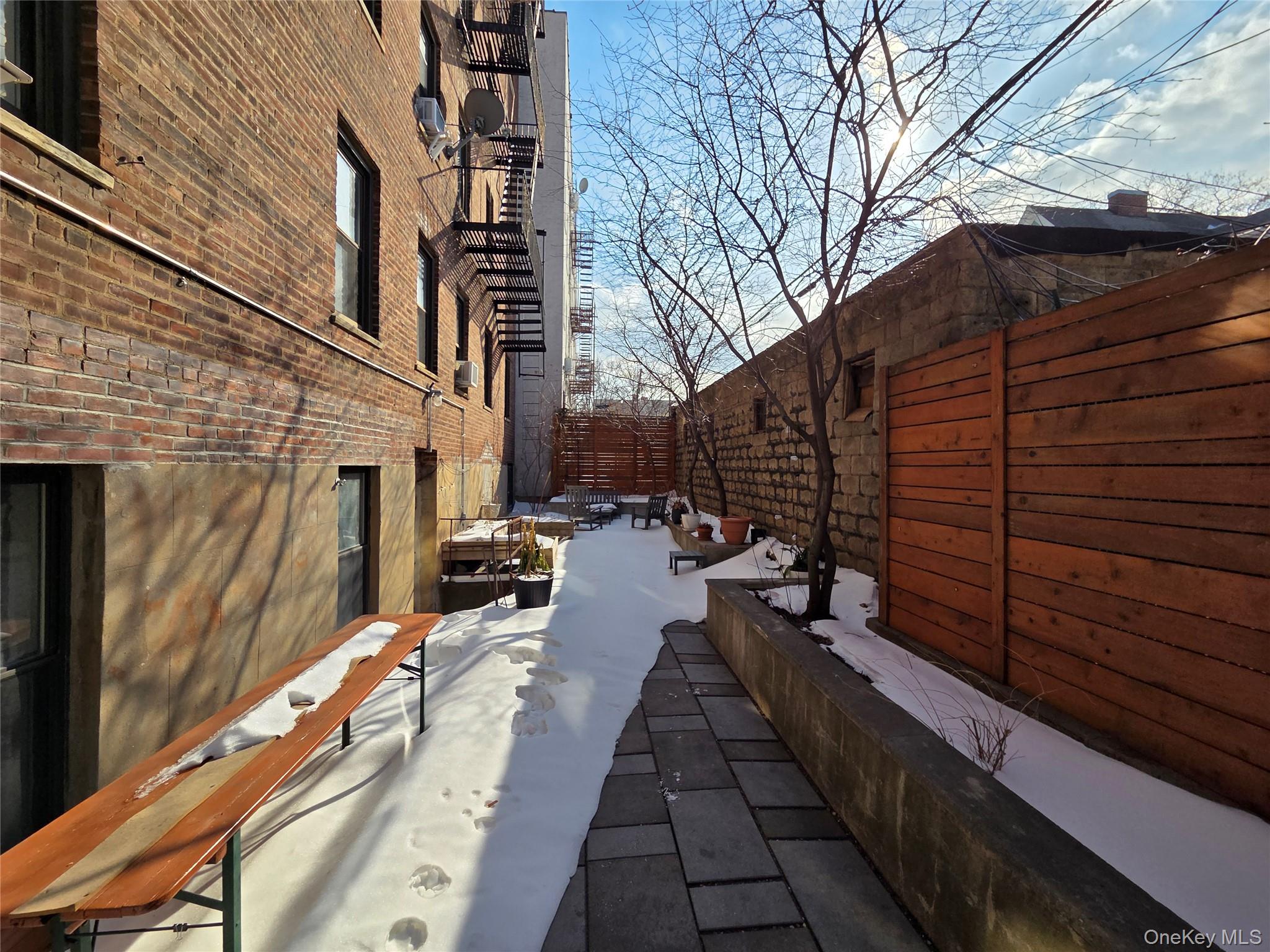 #6 photo, 192 E 8th Street, Бруклин ‖ Brooklyn , NY 11218