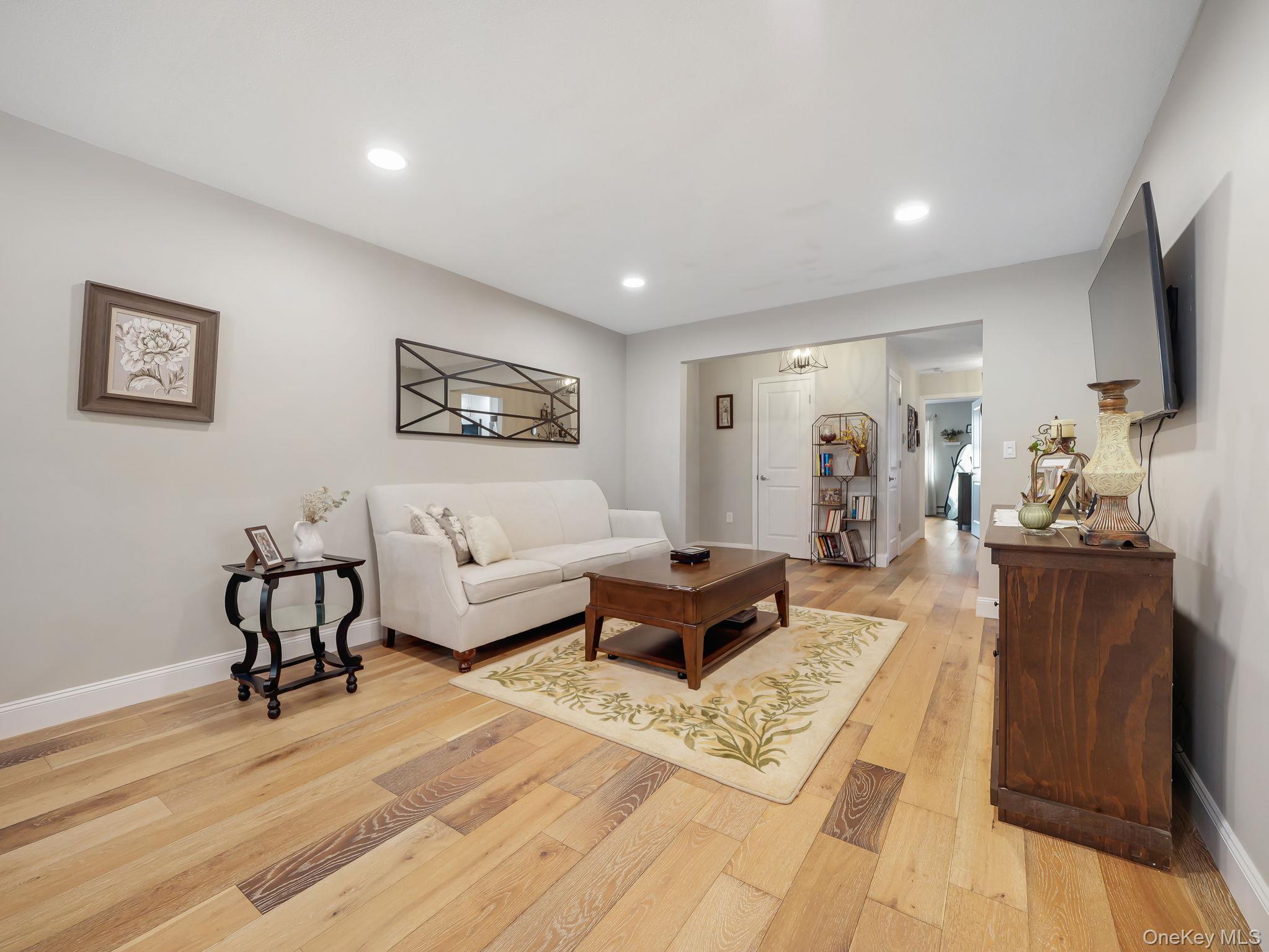 #10 photo, 552 Sierra Vista Lane, Valley Cottage , NY 10989