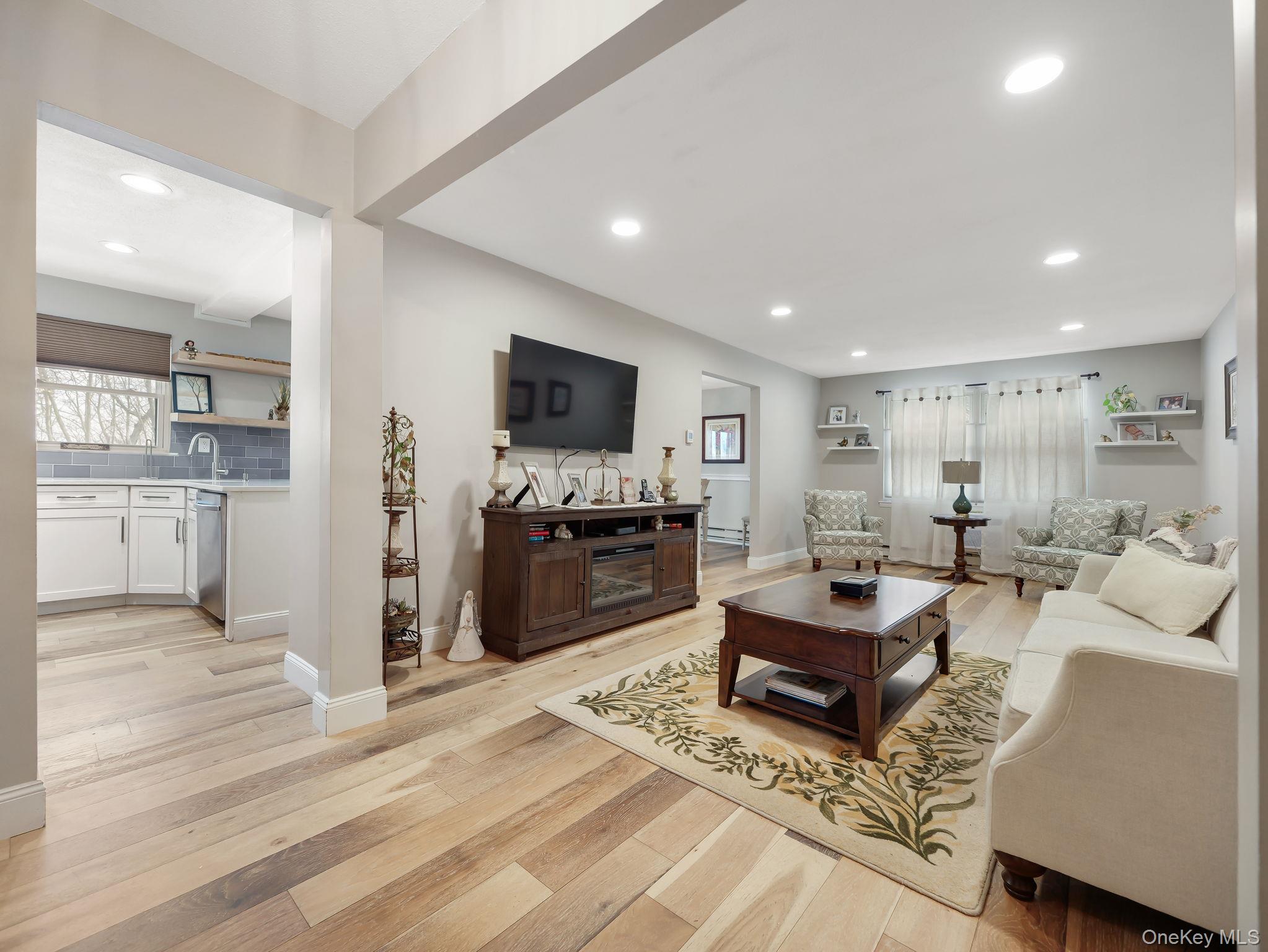 #6 photo, 552 Sierra Vista Lane, Valley Cottage , NY 10989