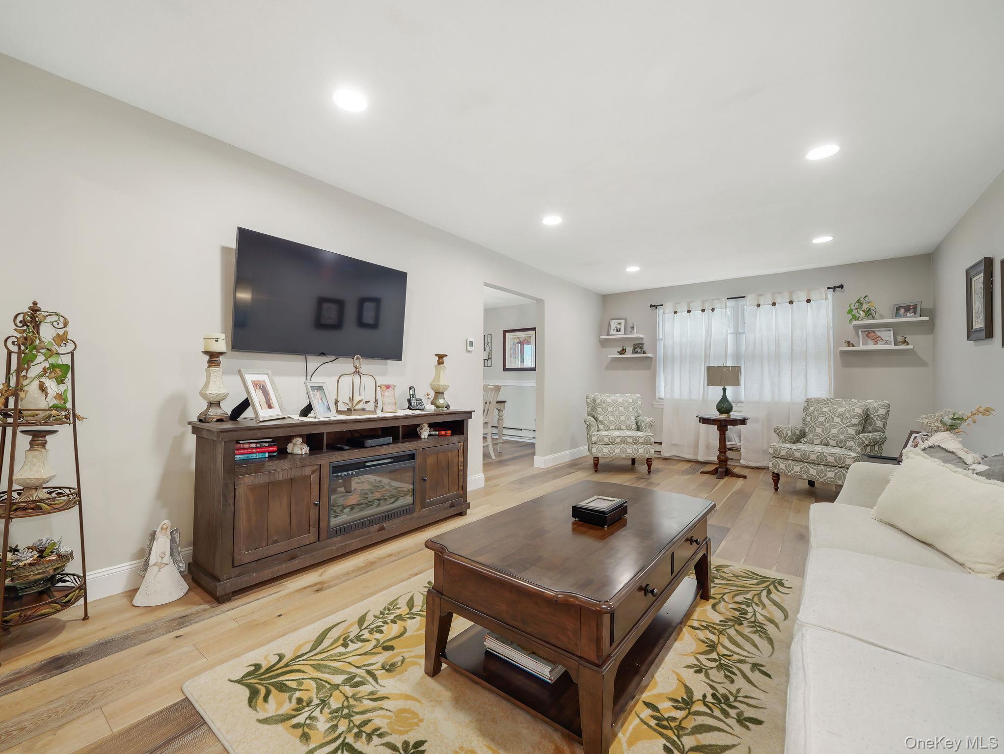 #9 photo, 552 Sierra Vista Lane, Valley Cottage , NY 10989