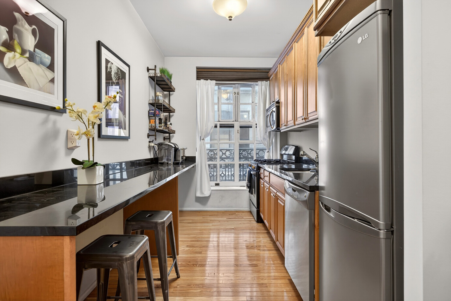 #7 photo, 2109 BROADWAY, Upper West Side , NY 10023