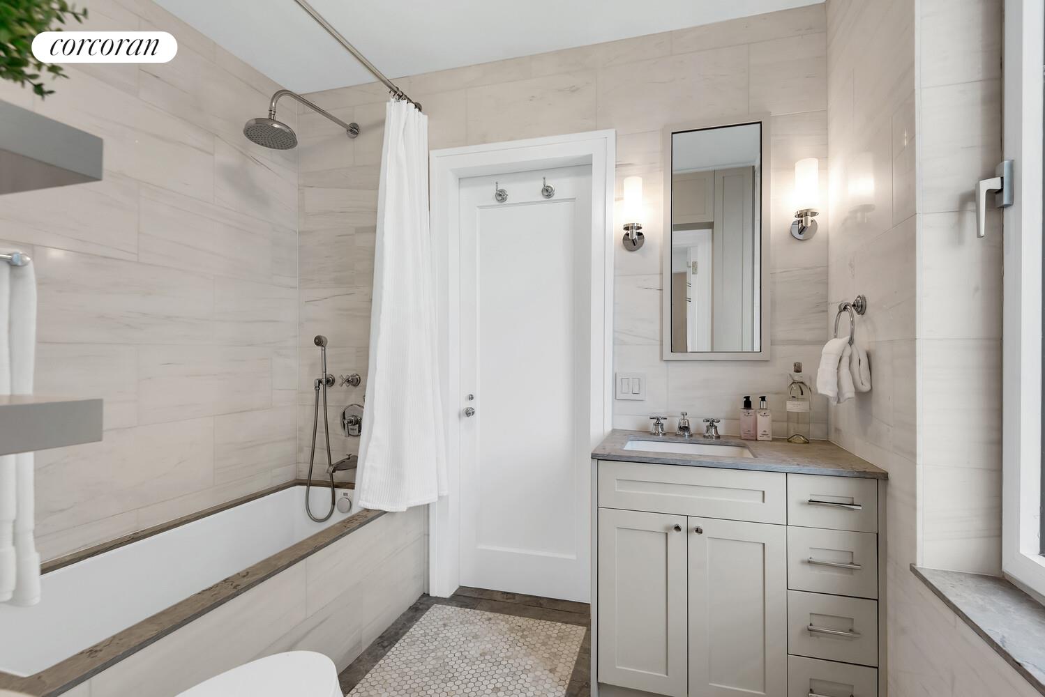 #21 photo, 320 CENTRAL Park W, Upper West Side , NY 10025