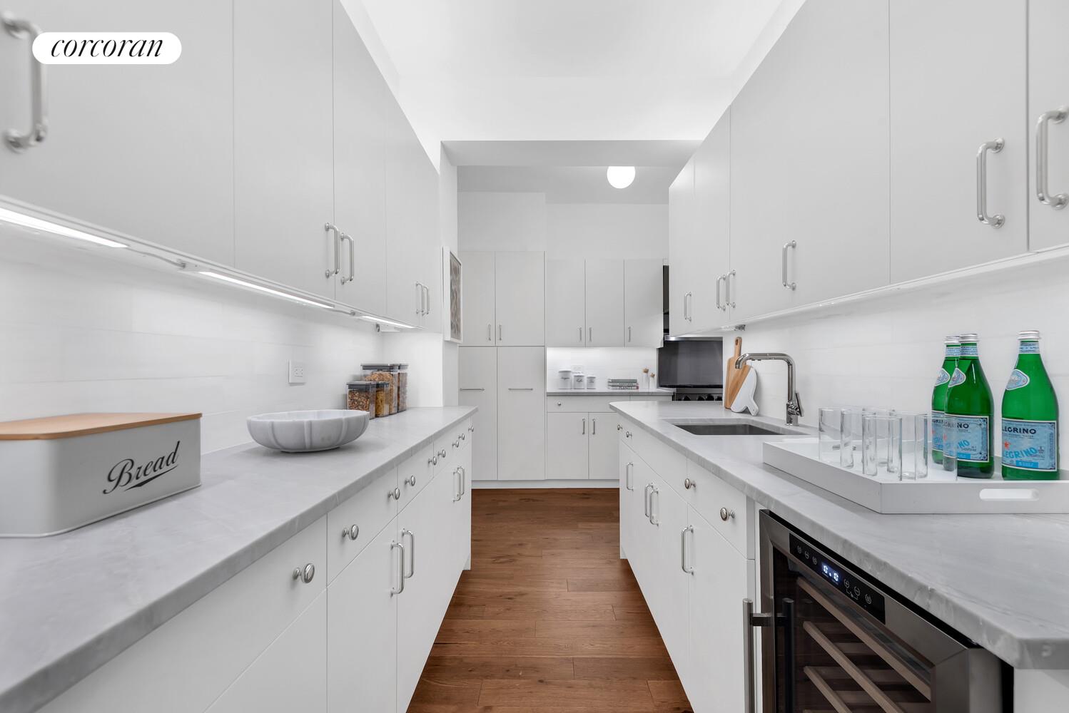 #9 photo, 320 CENTRAL Park W, मैनहटन Upper West Side , NY 10025