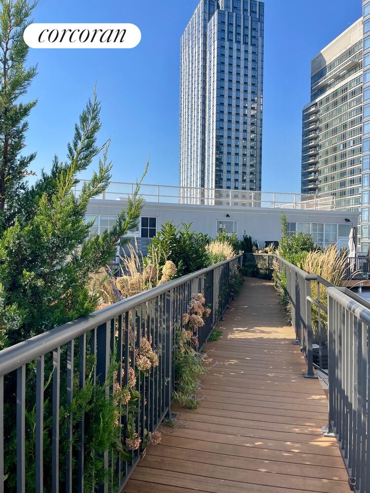 #19 photo, 184 KENT Avenue, Бруклин ‖ Williamsburg , NY 11249