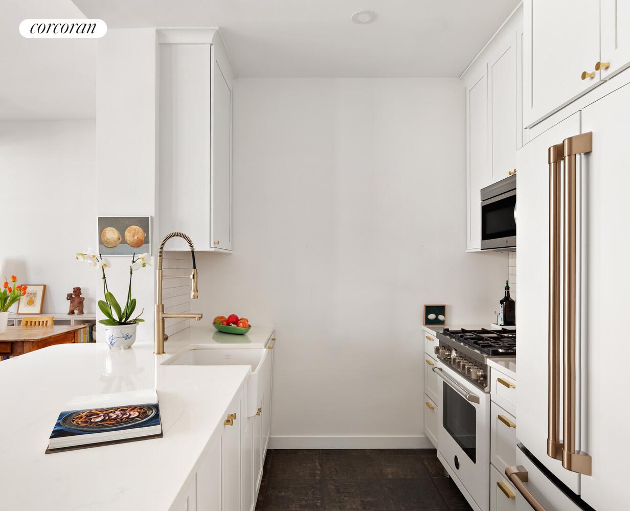 #8 photo, 184 KENT Avenue, Бруклин ‖ Williamsburg , NY 11249