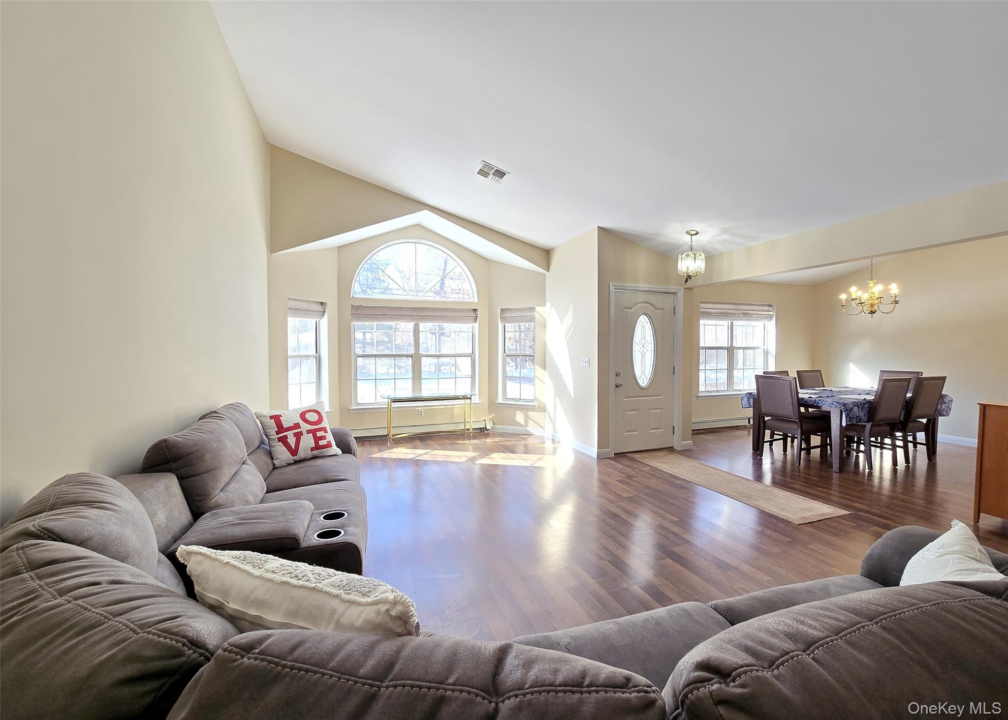 #10 photo, 29 Pine Street, Port Jefferson , NY 11776