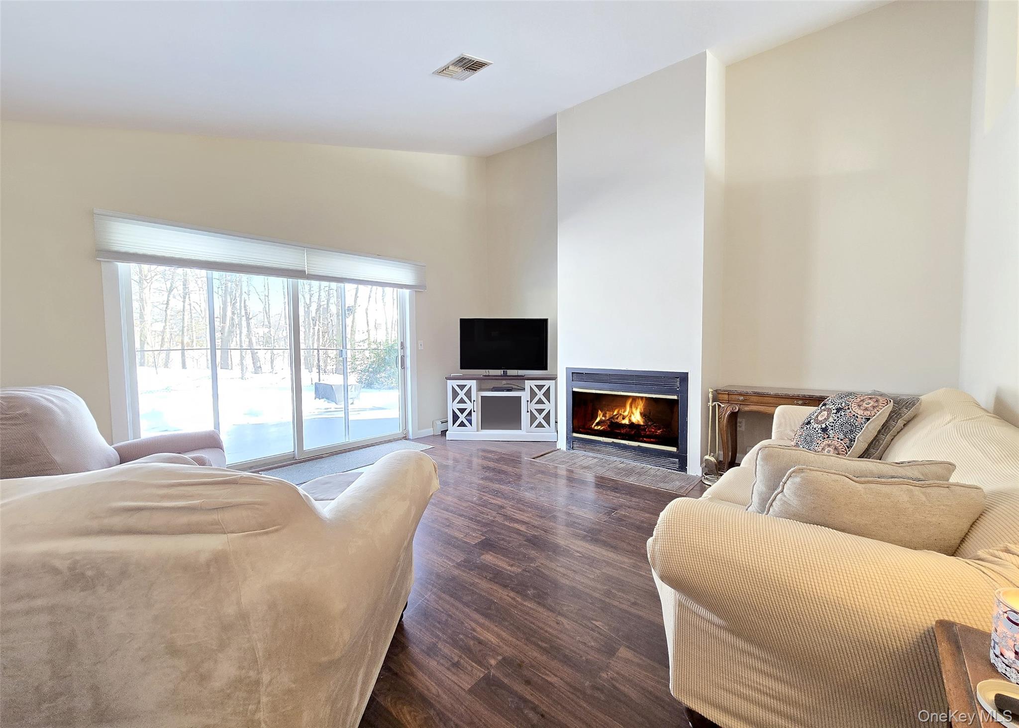 #12 photo, 29 Pine Street, Port Jefferson , NY 11776