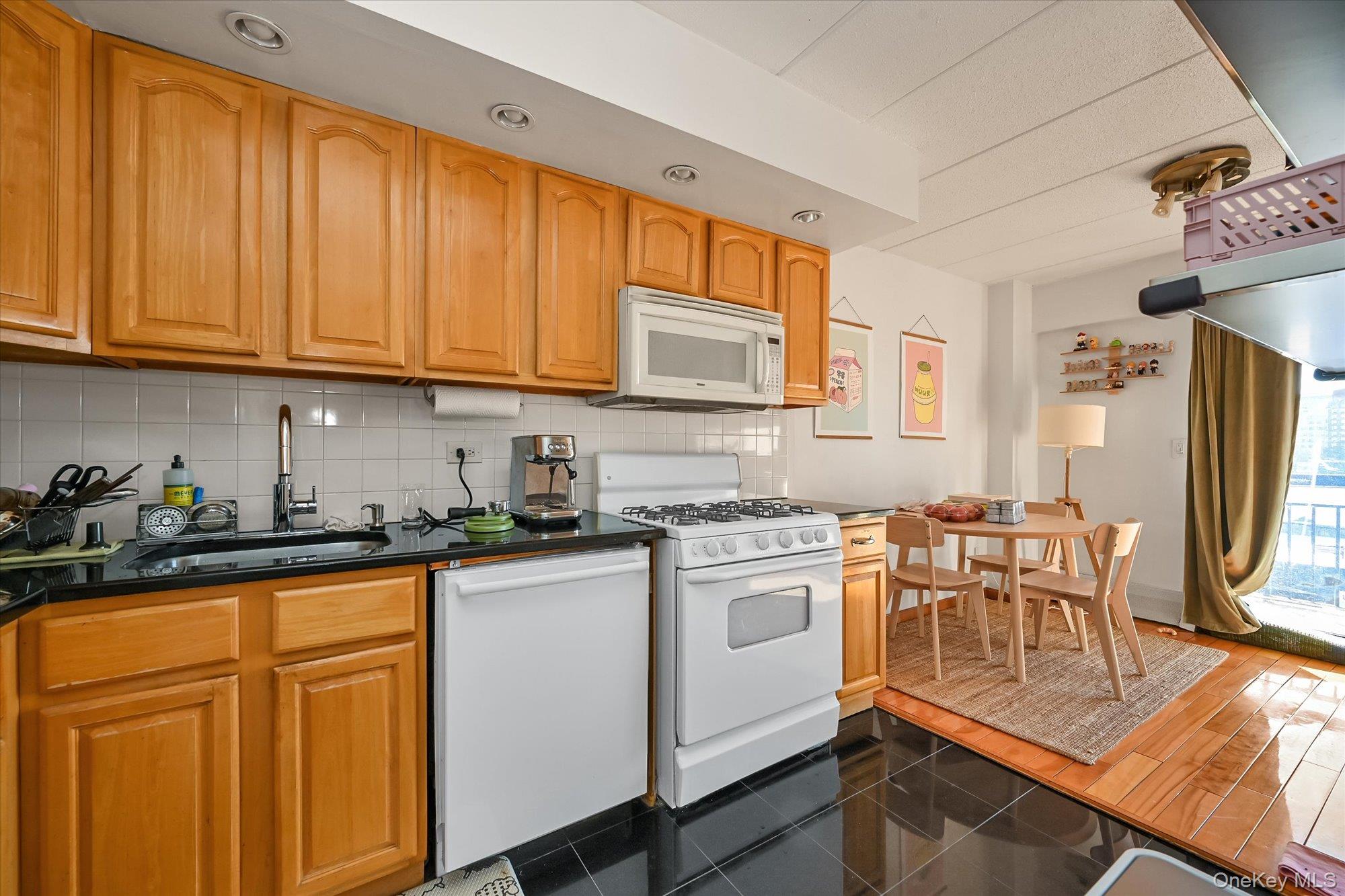 #8 photo, 36-25 Union Street, Flushing , NY 11354