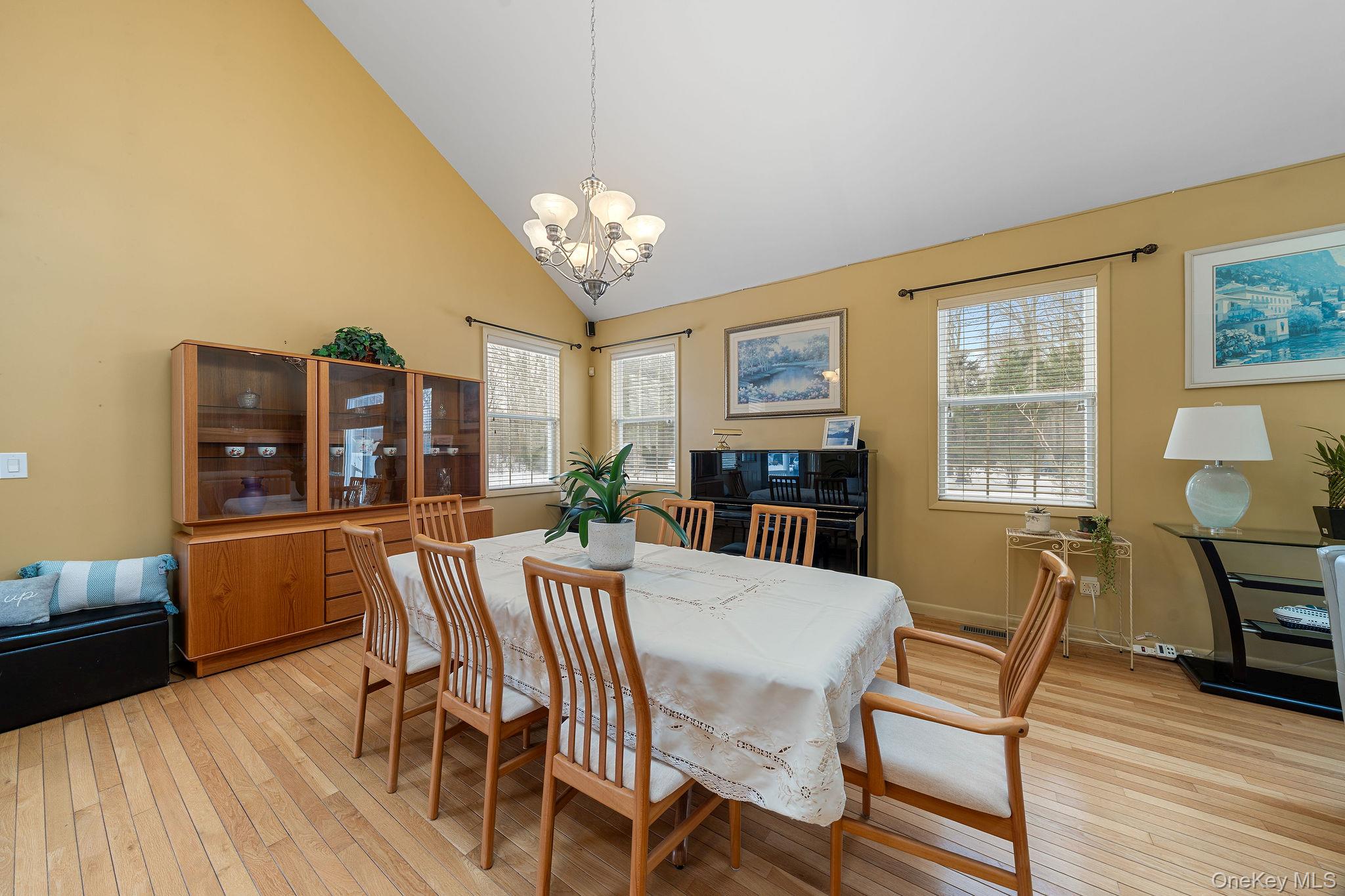 #10 photo, 75 Meadow Pond Circle, سوفولك Miller Place , NY 11764