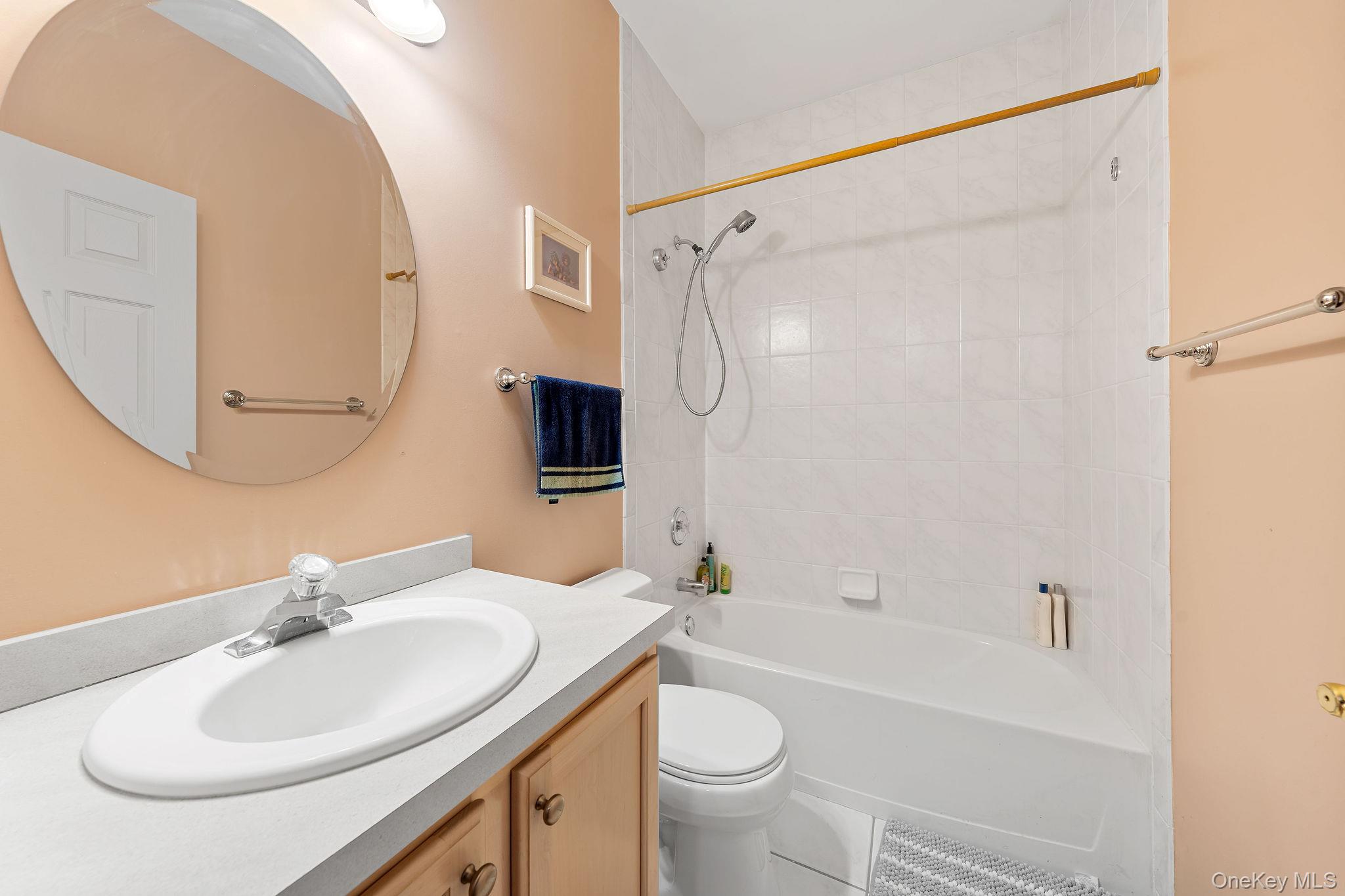 #18 photo, 75 Meadow Pond Circle, سوفولك Miller Place , NY 11764