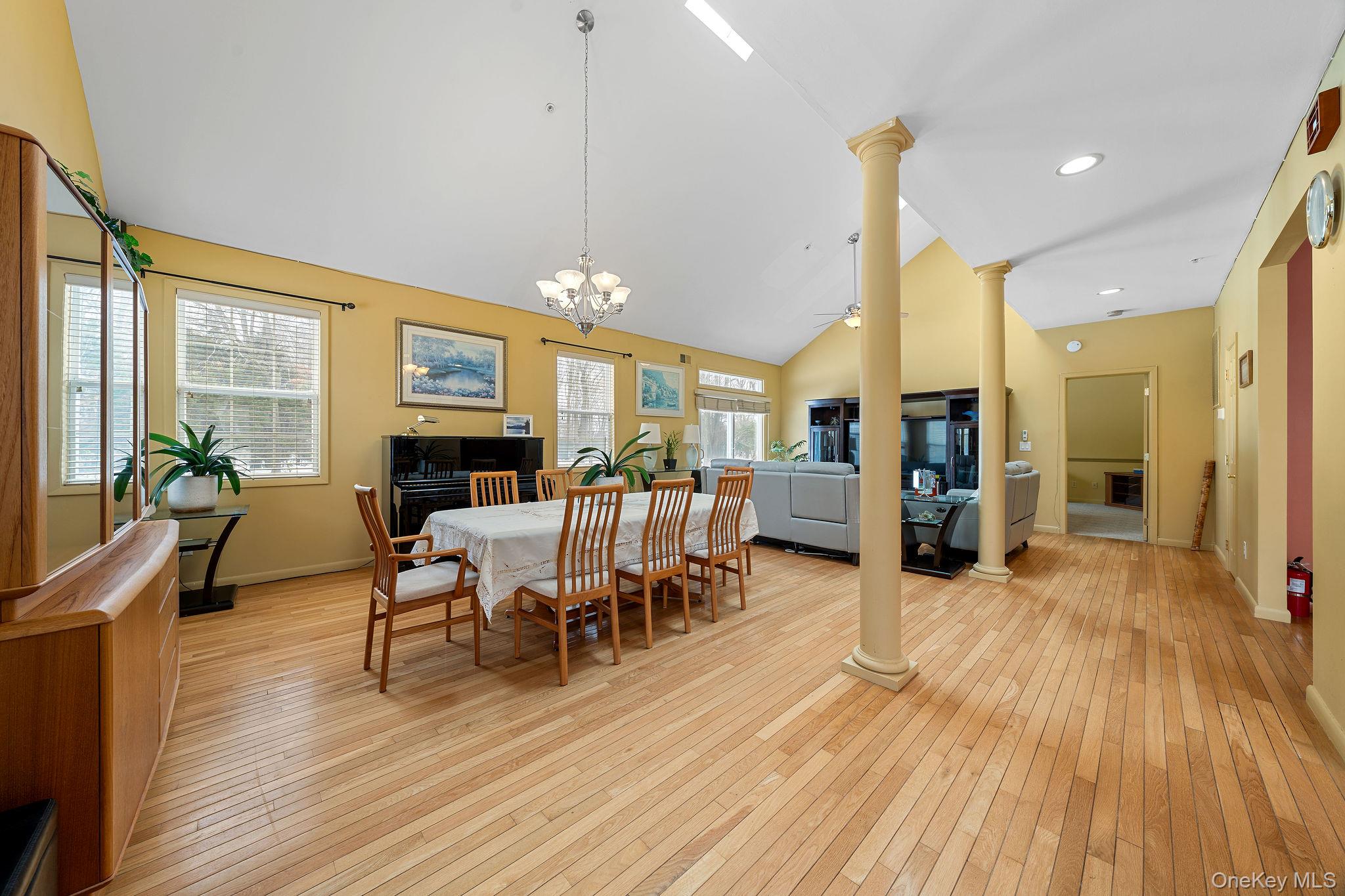 #9 photo, 75 Meadow Pond Circle, سوفولك Miller Place , NY 11764