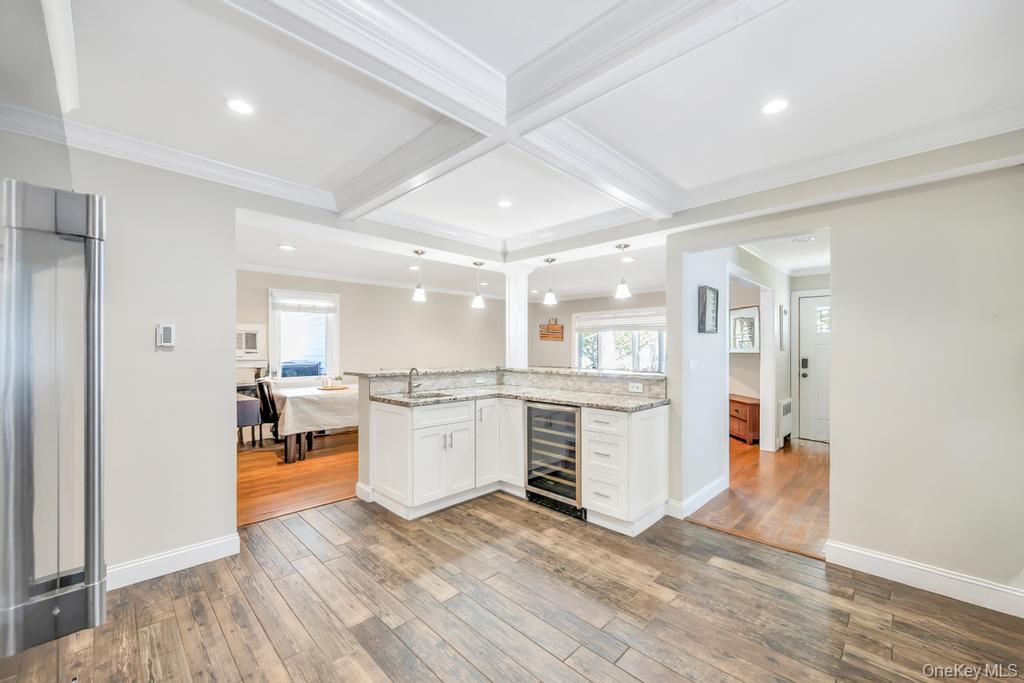 #10 photo, 2327 Cleveland Street, नासाउ काउंटी Bellmore , NY 11710