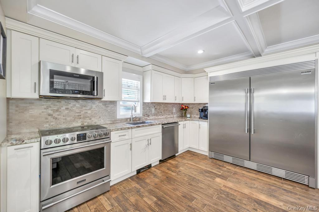 #12 photo, 2327 Cleveland Street, नासाउ काउंटी Bellmore , NY 11710