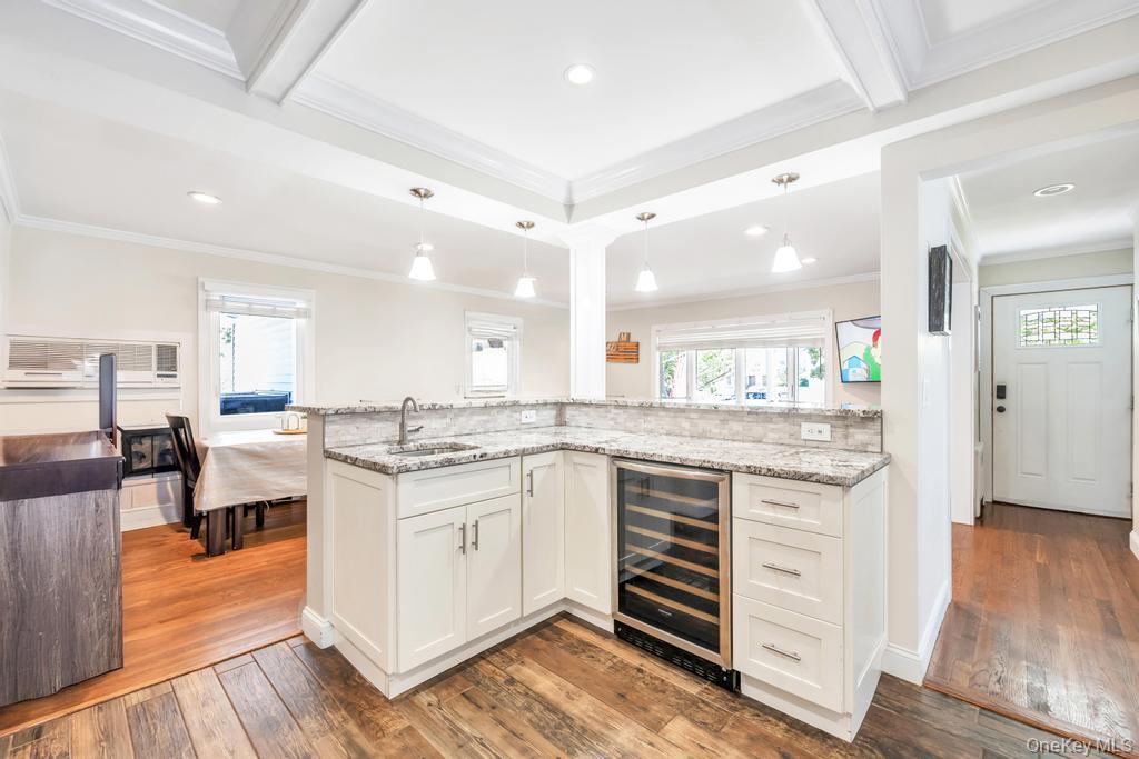 #13 photo, 2327 Cleveland Street, नासाउ काउंटी Bellmore , NY 11710