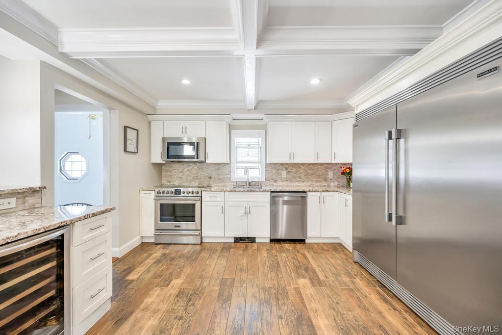 #9 photo, 2327 Cleveland Street, नासाउ काउंटी Bellmore , NY 11710