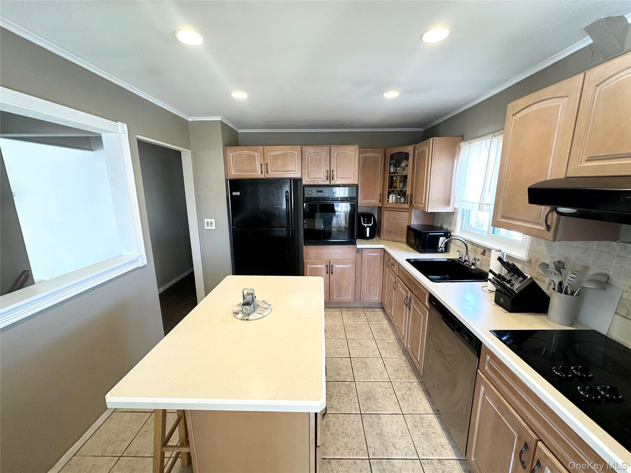 #7 photo, 133 Cleveland Avenue, नासाउ काउंटी Long Beach , NY 11561