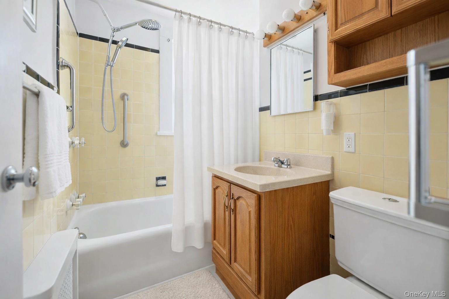 #18 photo, 6537 77th Place, Middle Village , NY 11379