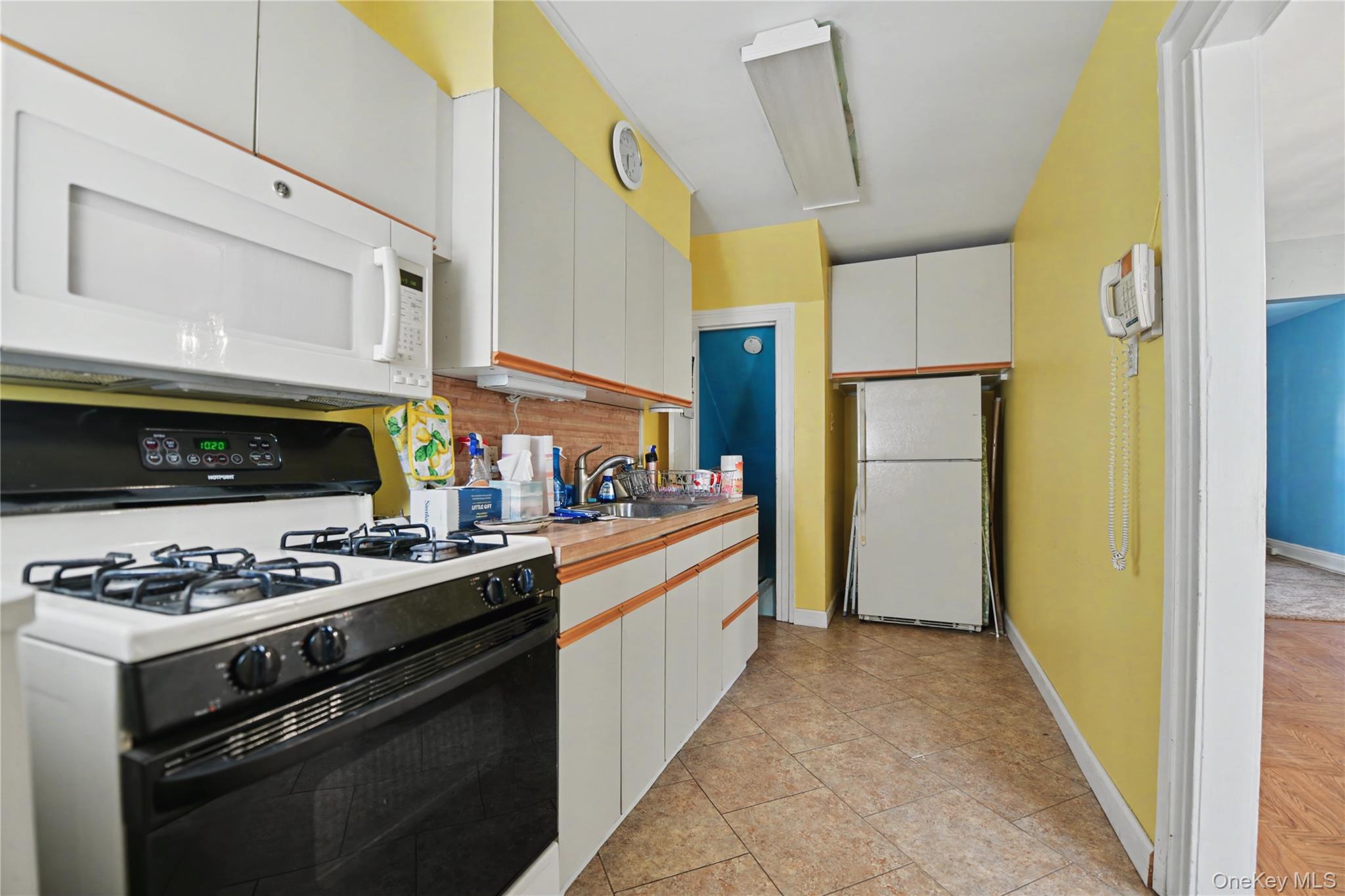 #9 photo, 6537 77th Place, Middle Village , NY 11379