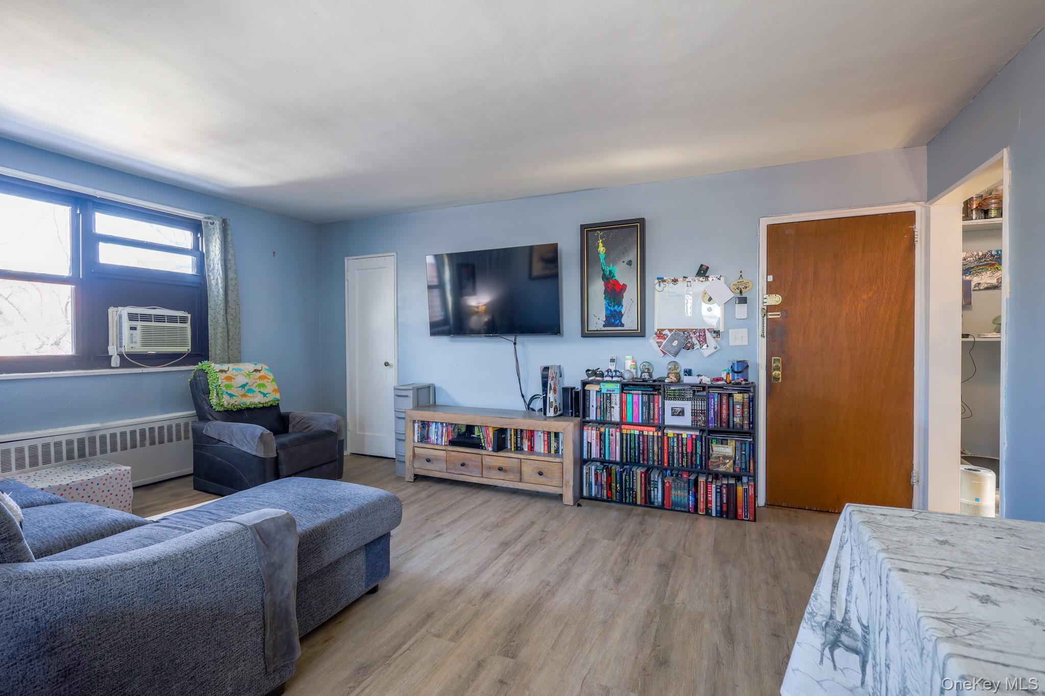 #4 photo, 201-02 19th Avenue, Bayside , NY 11360