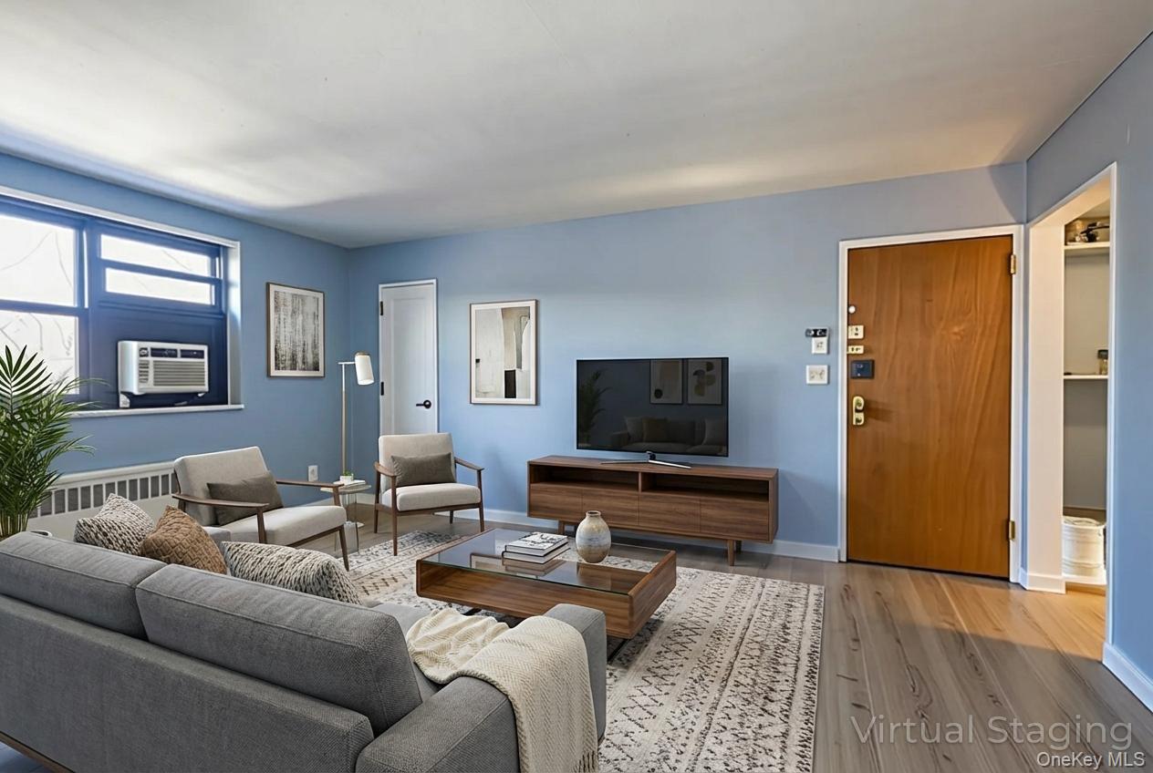 #5 photo, 201-02 19th Avenue, Bayside , NY 11360