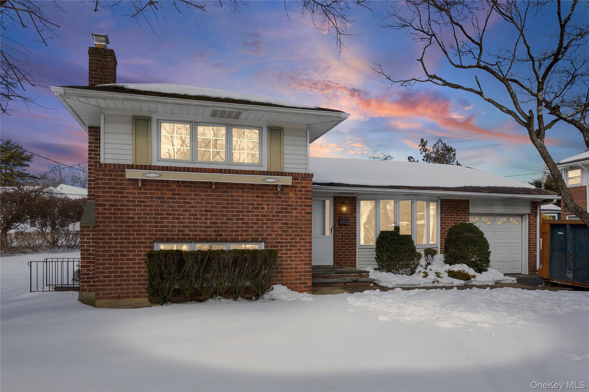 #1 photo, 3 Saratoga Street, Commack , NY 11725