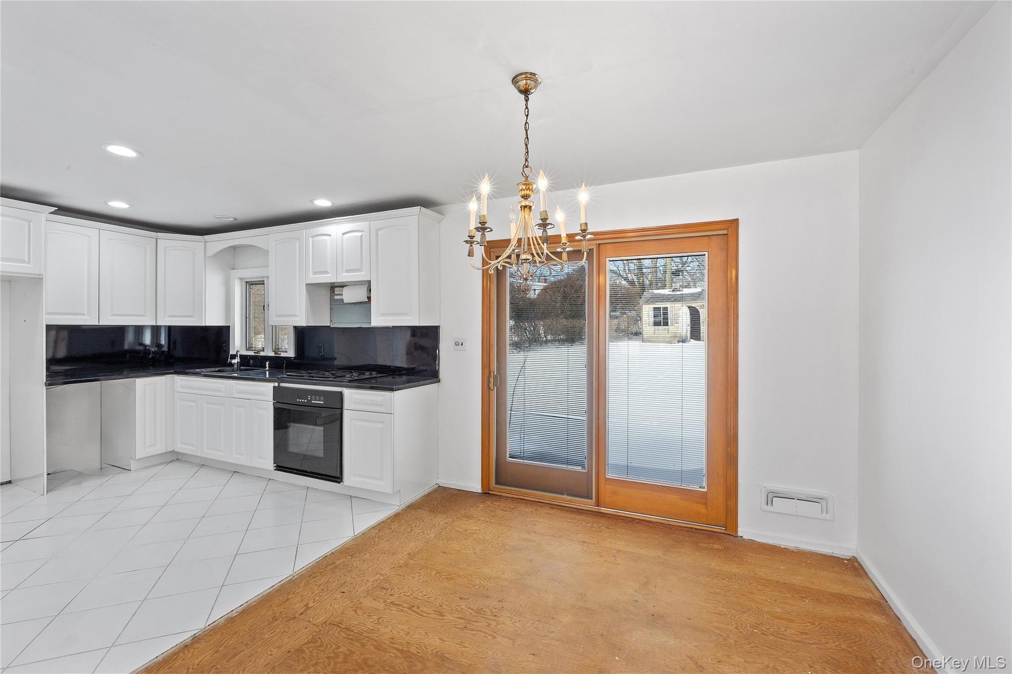 #14 photo, 3 Saratoga Street, Commack , NY 11725