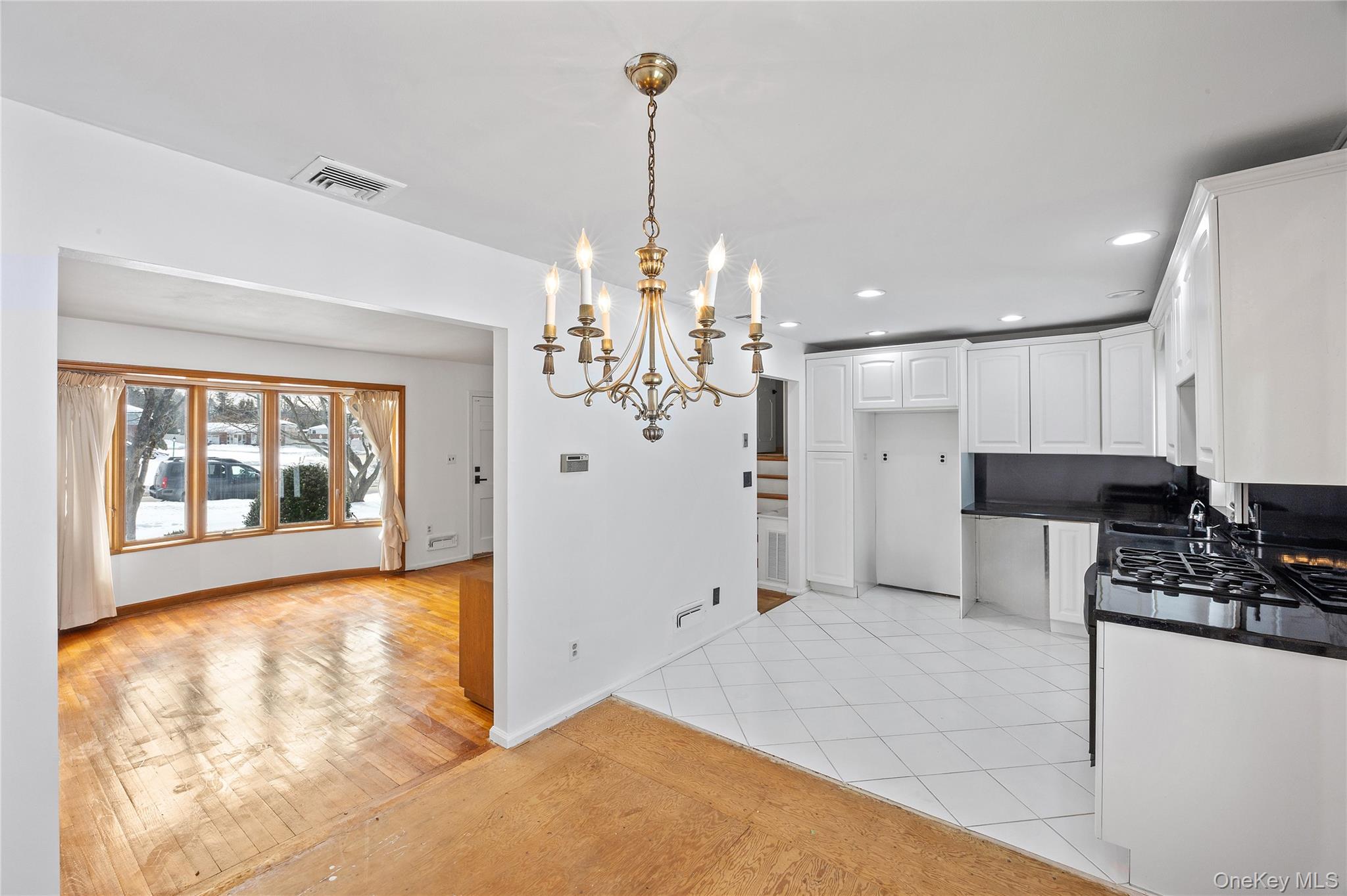 #15 photo, 3 Saratoga Street, Commack , NY 11725