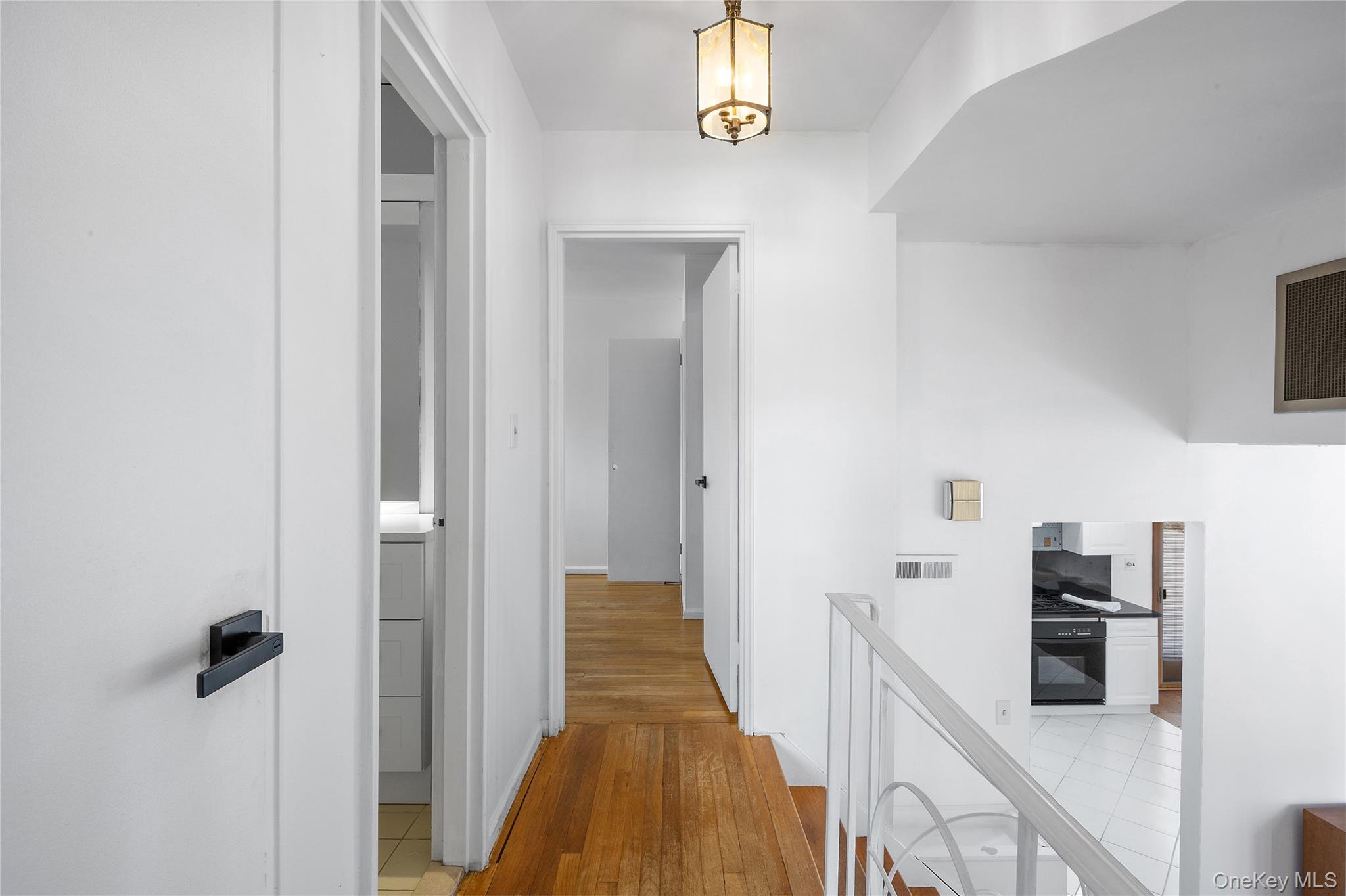 #6 photo, 3 Saratoga Street, Commack , NY 11725