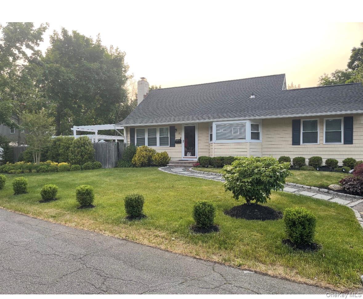 #1 photo, 31 Armell Street, Huntington Station , NY 11746