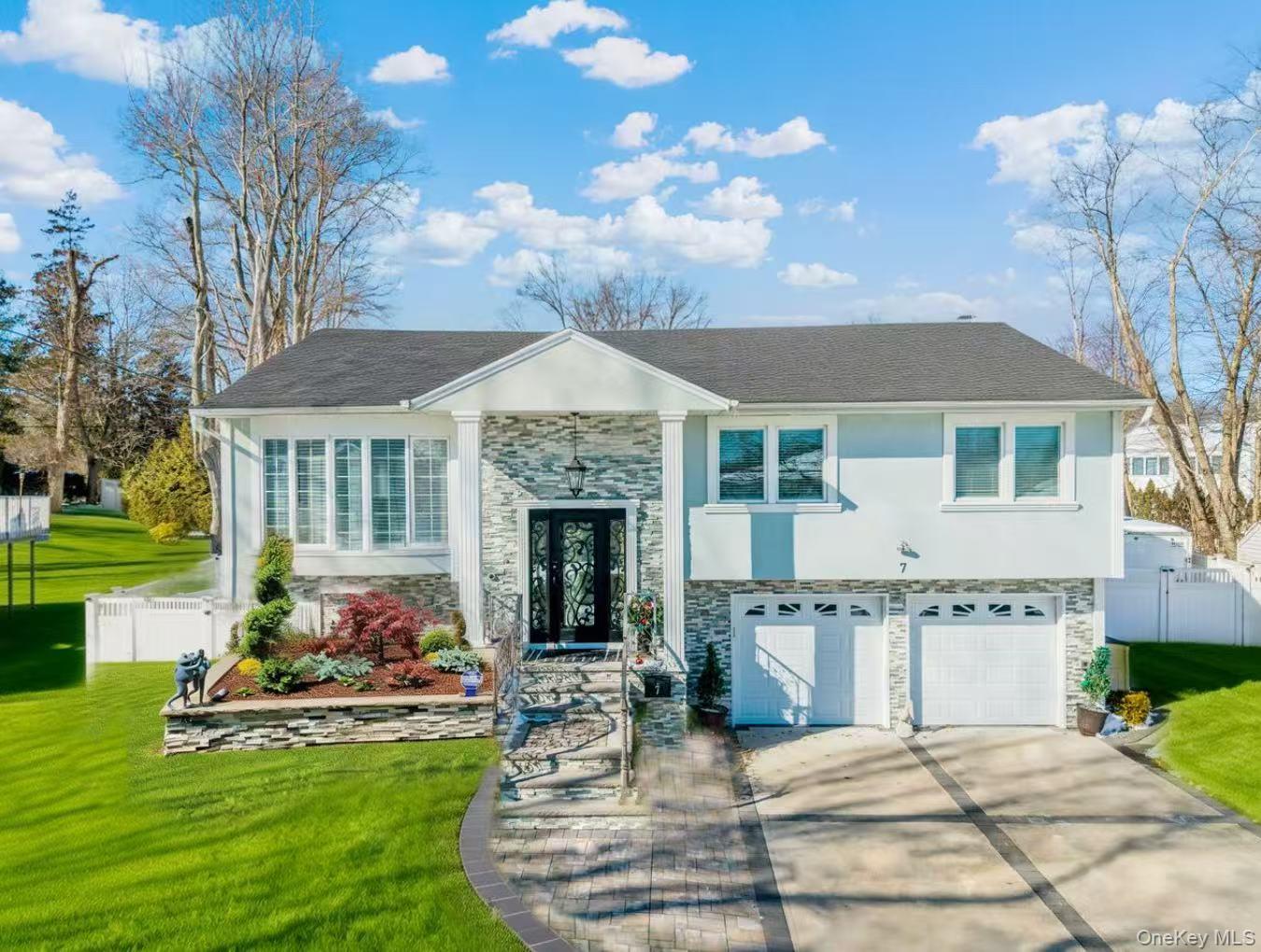 #1 photo, 7 Dunhill Road, Manhasset Hills , NY 11040