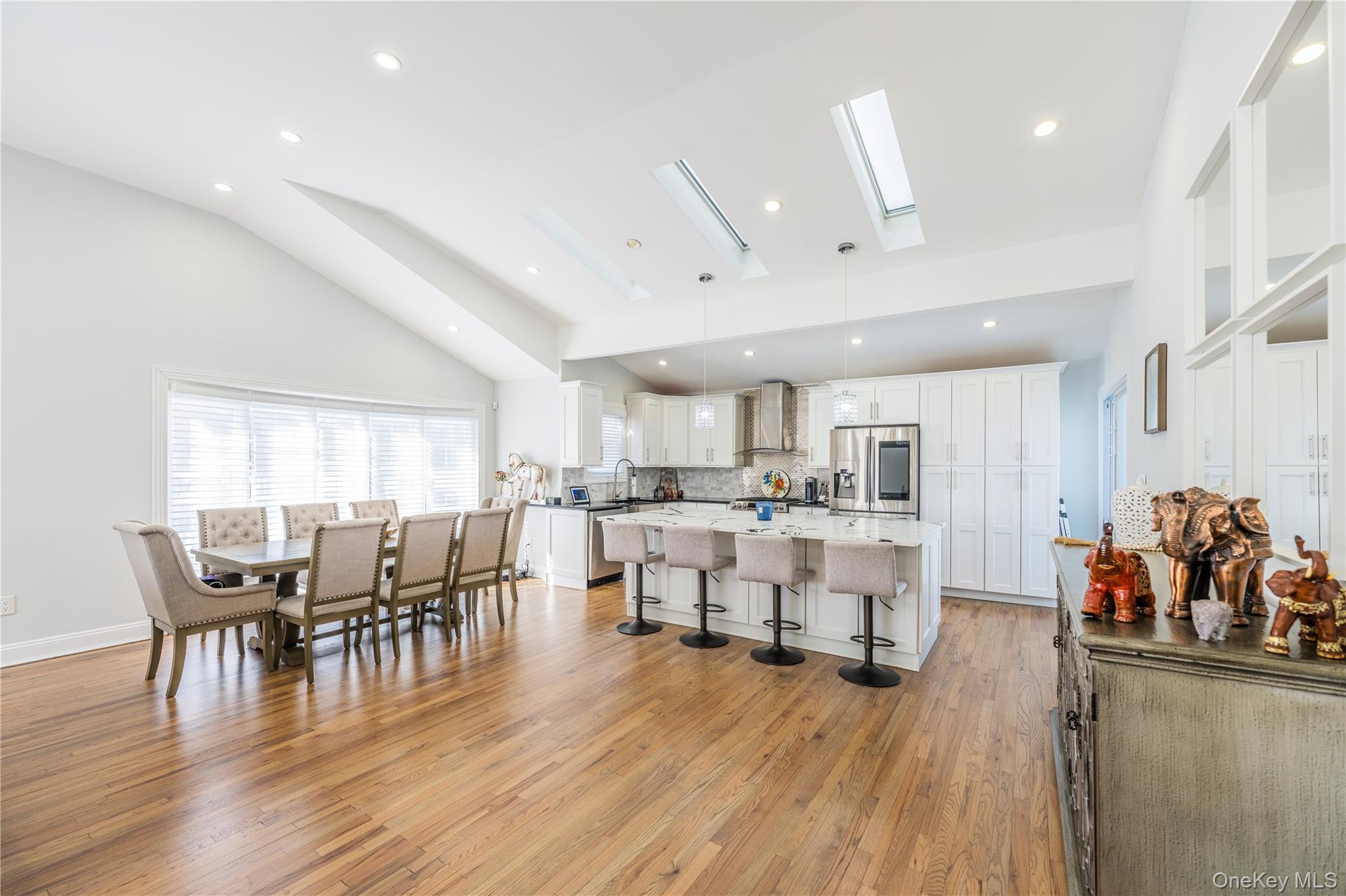 #11 photo, 7 Dunhill Road, Manhasset Hills , NY 11040