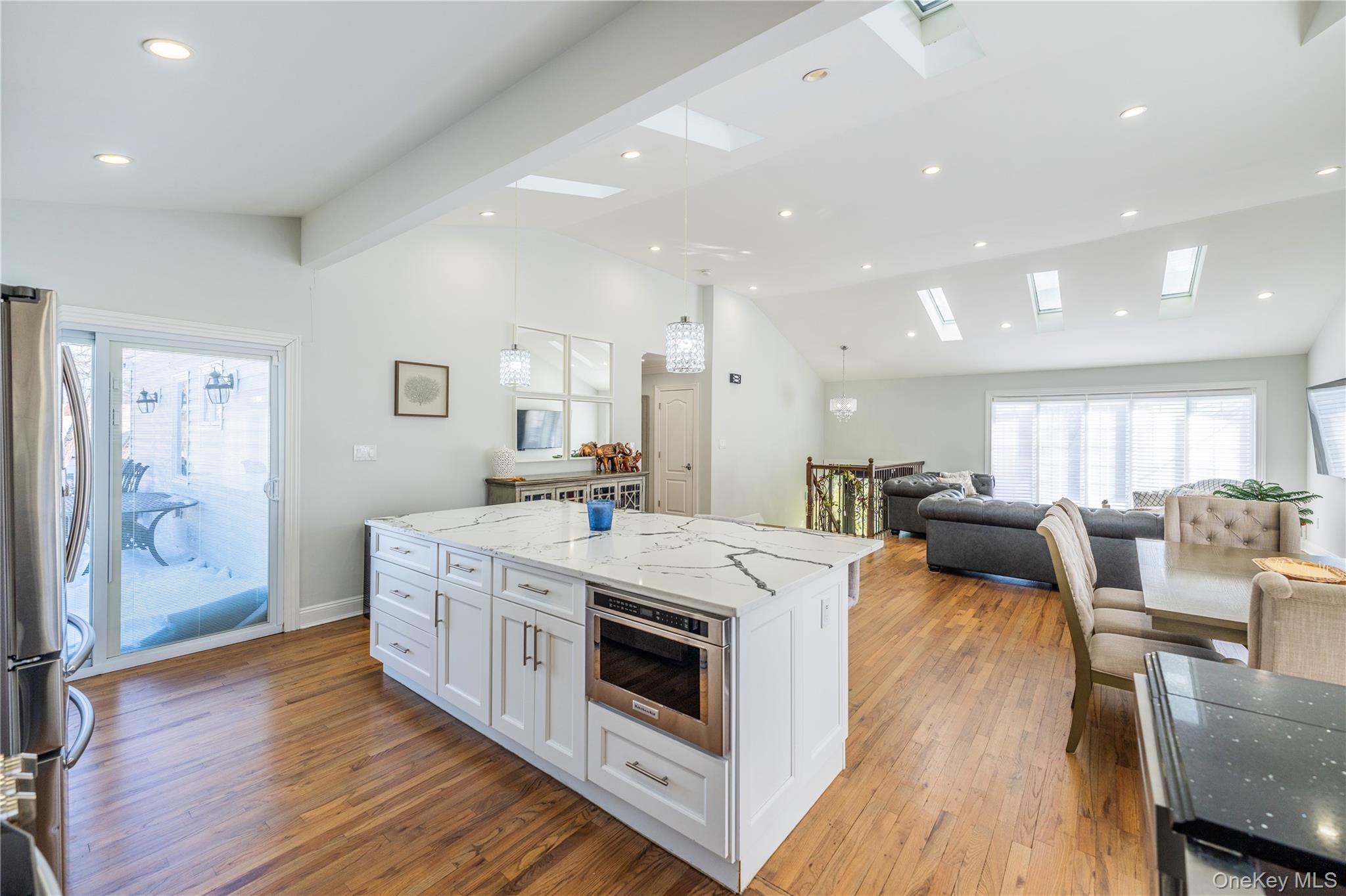 #15 photo, 7 Dunhill Road, Manhasset Hills , NY 11040